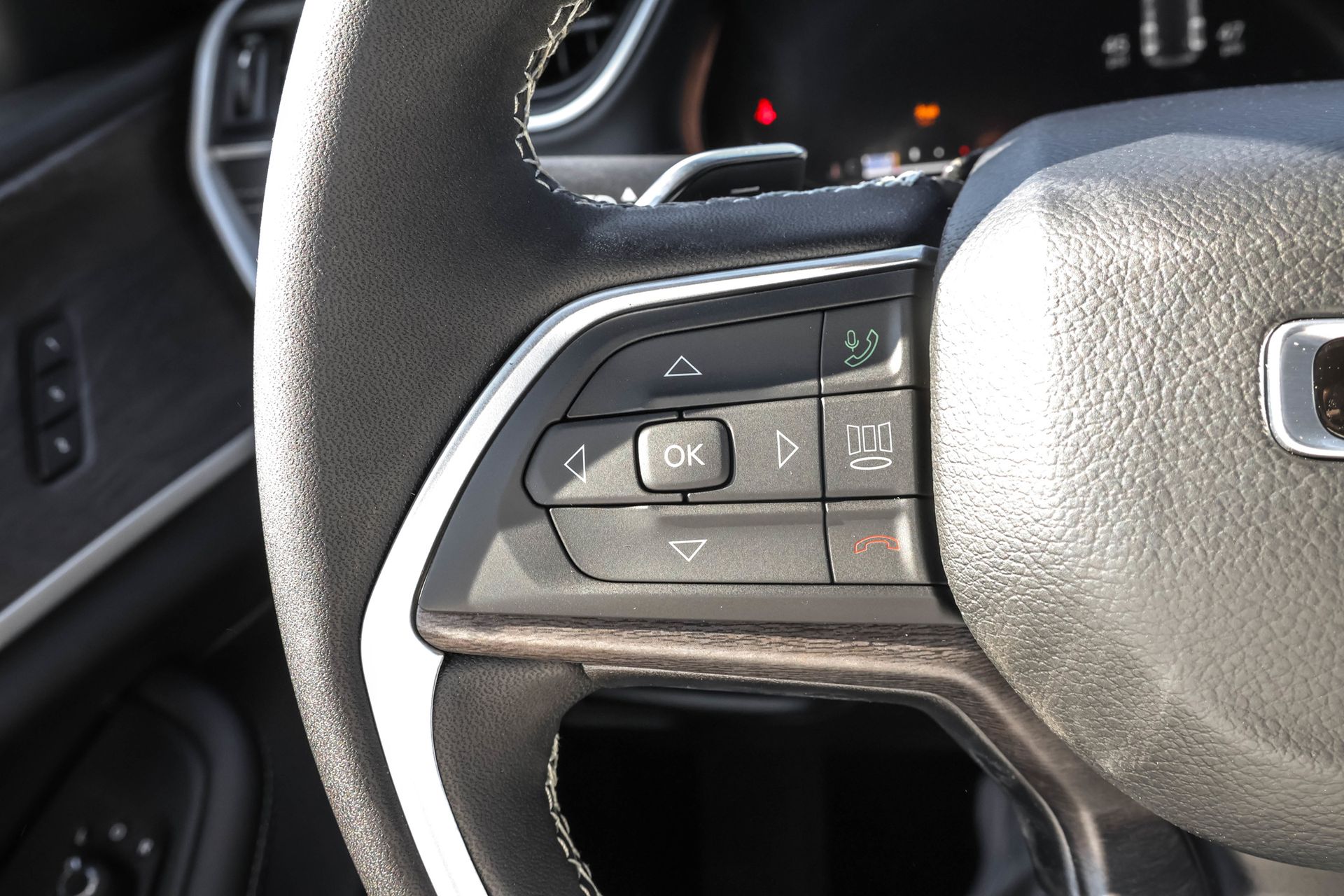 2025 JEEP GRAND CHEROKEE - Image 24