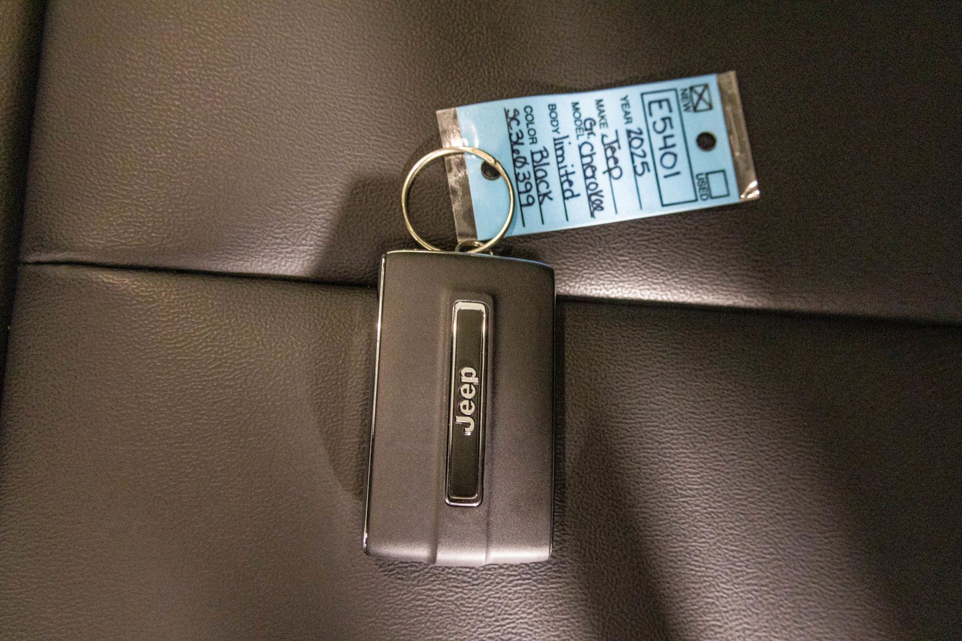 2025 JEEP GRAND CHEROKEE - Image 40