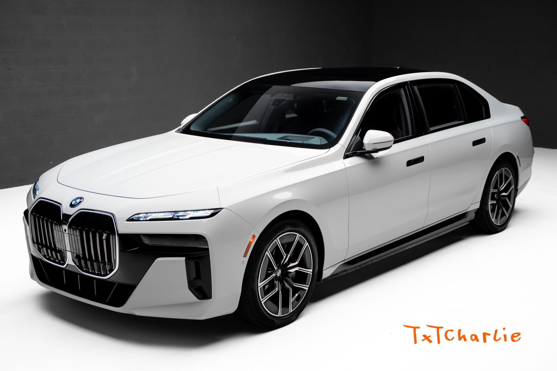 Alpine White 2024 BMW i7 Sedan All-Wheel Drive Automatic