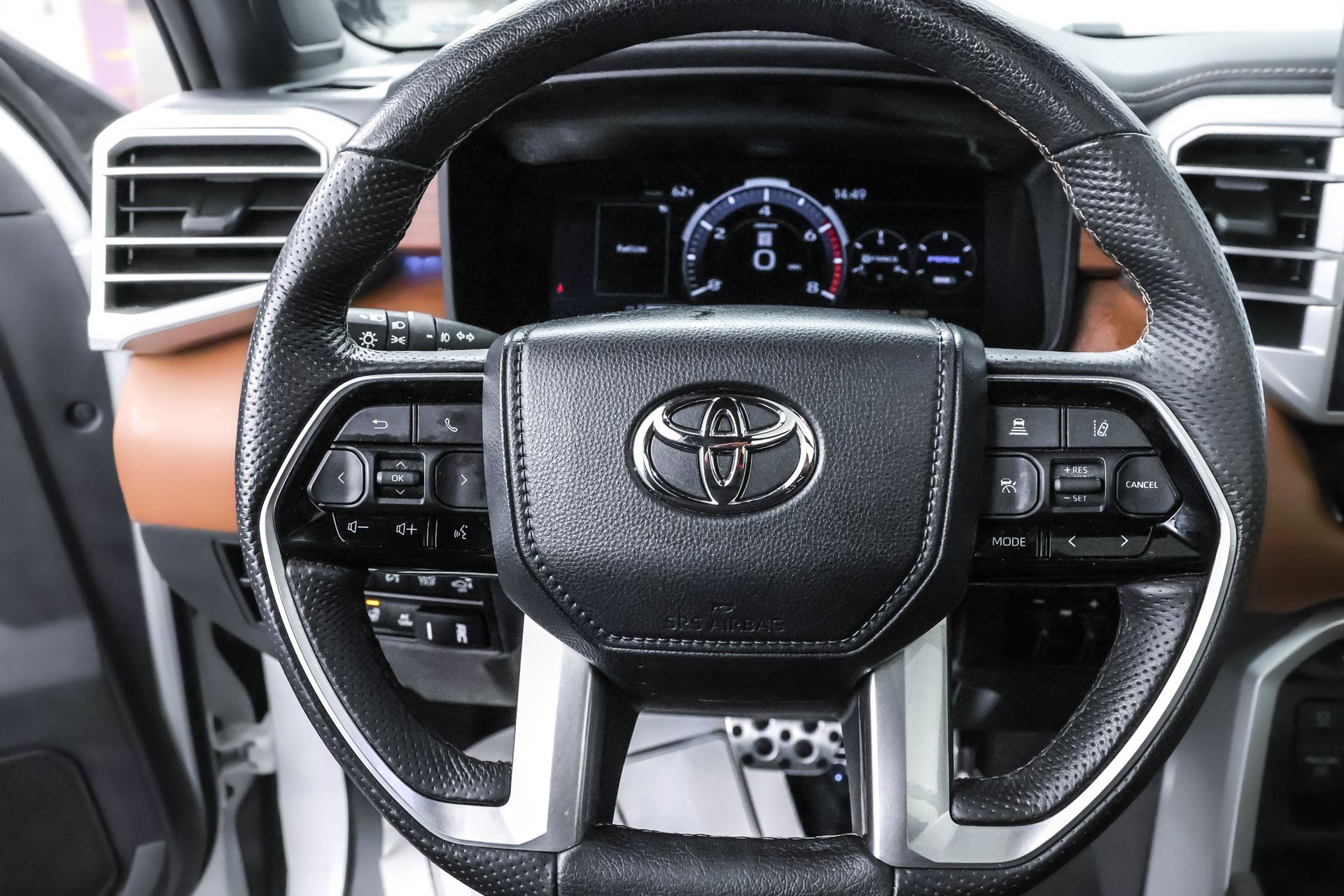 2023 TOYOTA TUNDRA - Image 18