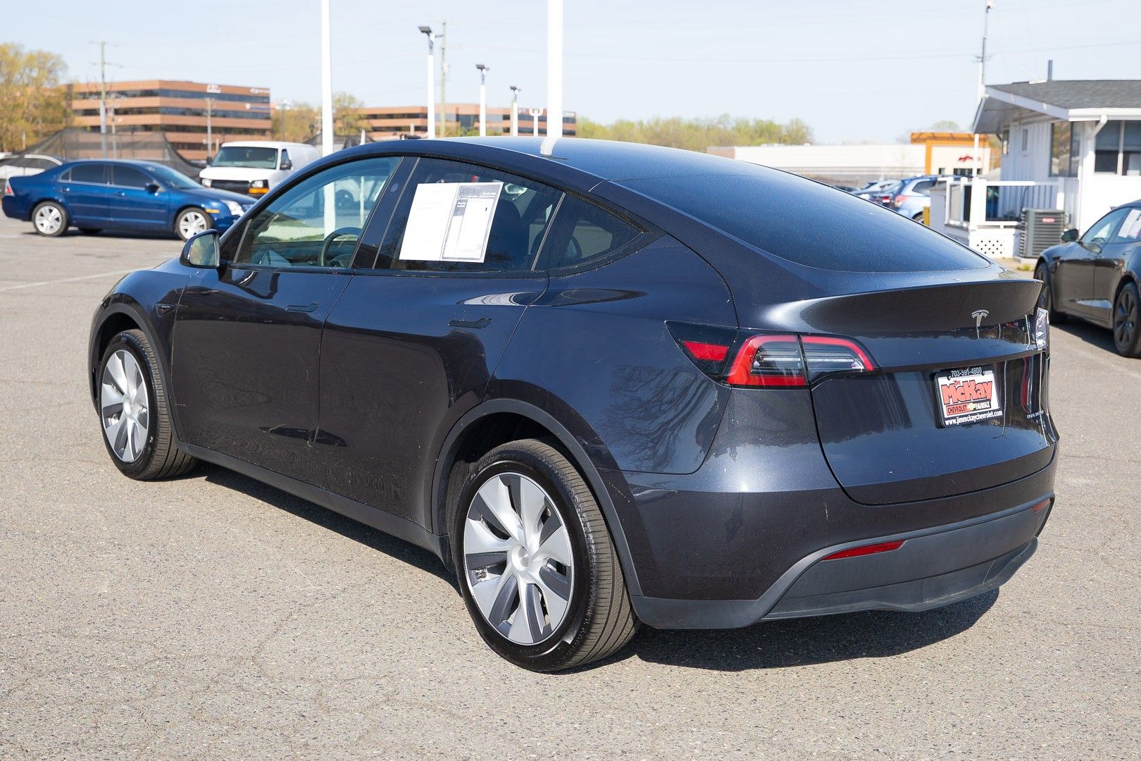 View vehicle photo 7