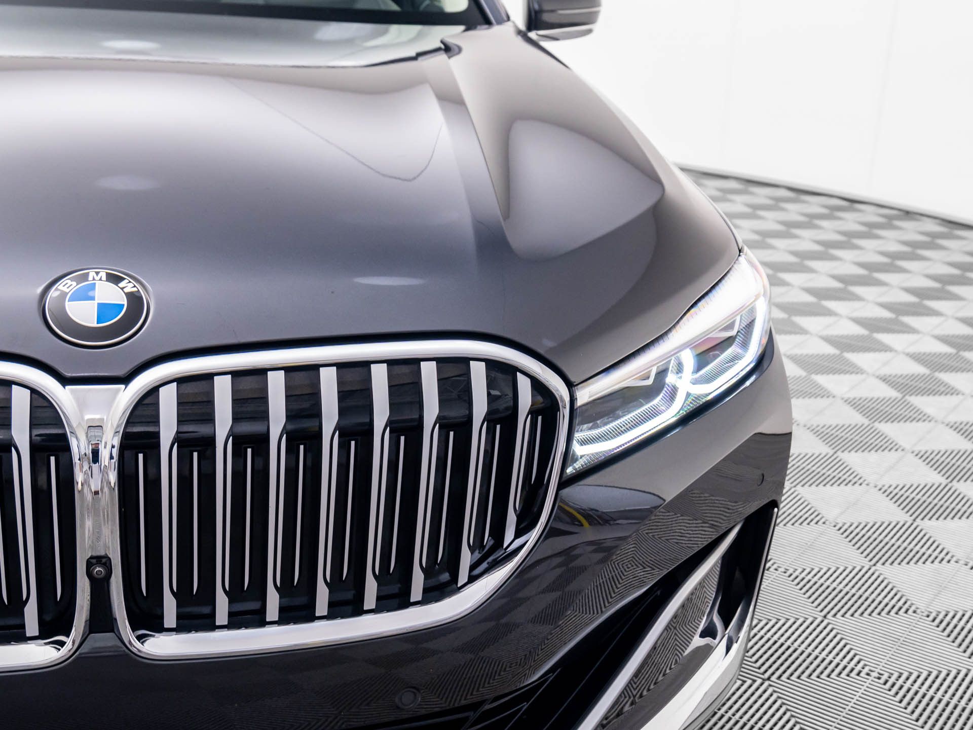 2022 BMW 7-Series 750i xDrive photo