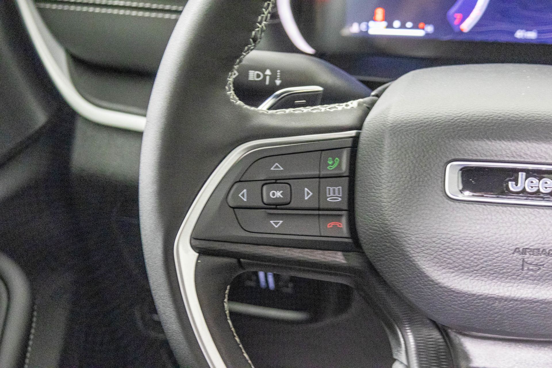 2025 JEEP GRAND CHEROKEE - Image 35