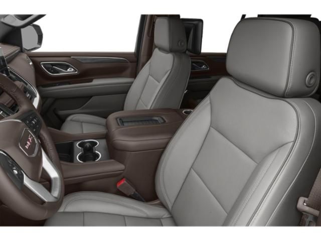 2022 GMC Yukon AT4 - 8