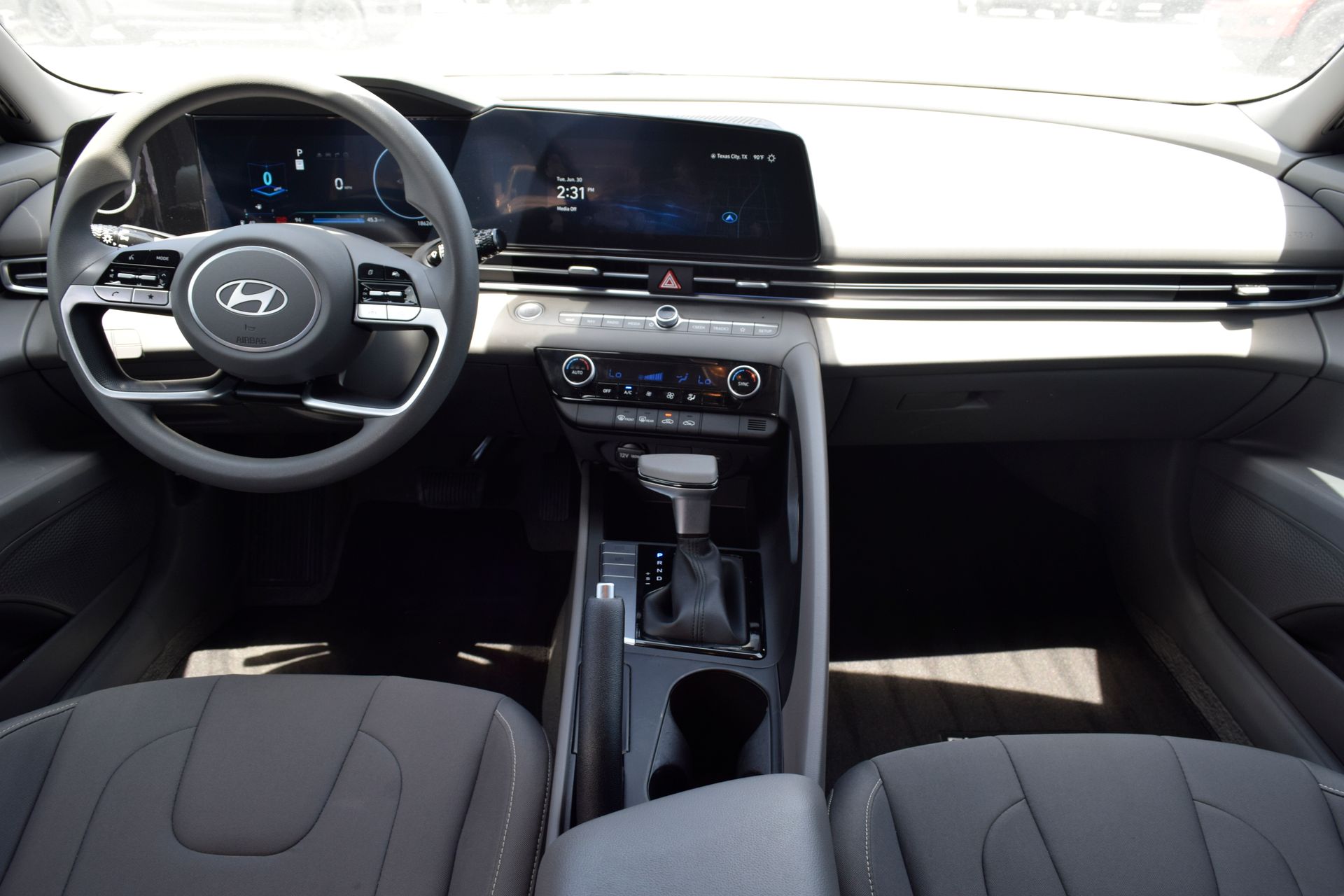 2024 Hyundai Elantra SEL Black at Community Honda