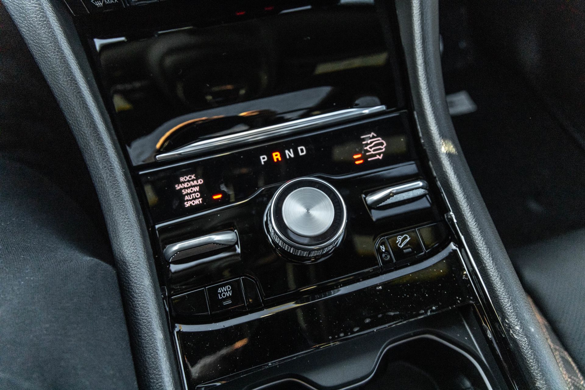 2025 JEEP GRAND CHEROKEE - Image 21