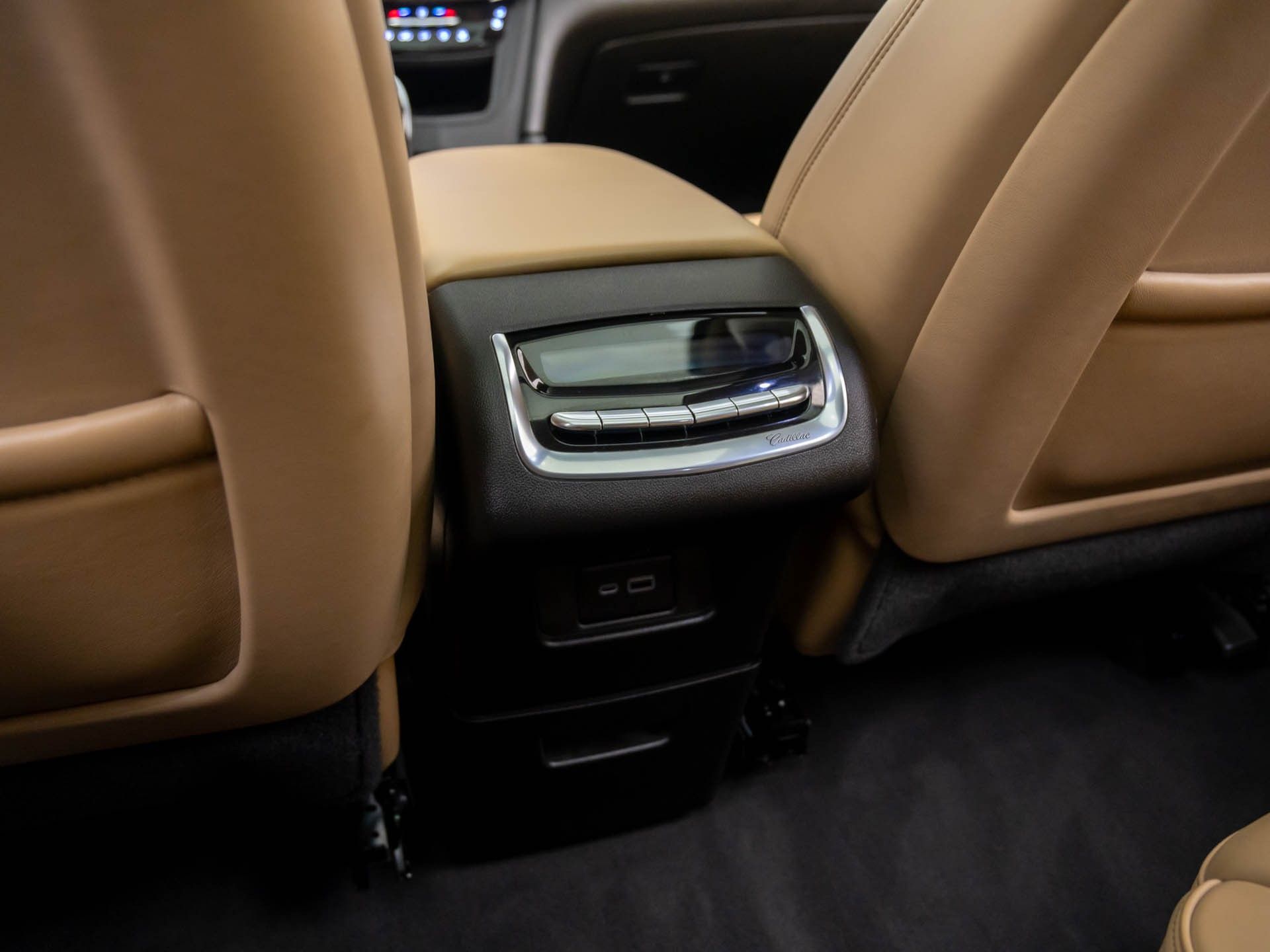 2023 Cadillac XT6 Sport photo