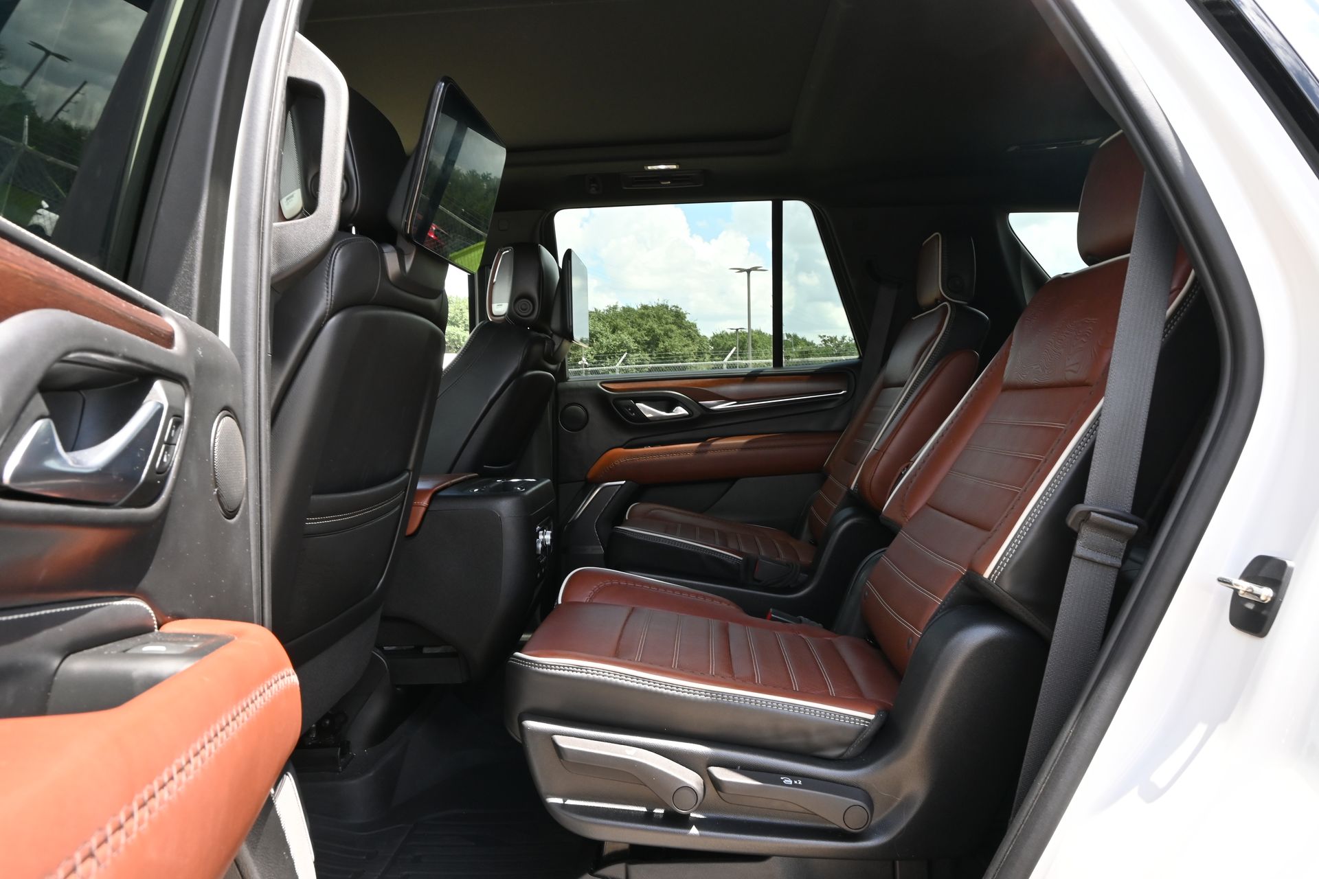 2023 GMC Yukon Denali Ultimate White at South Houston Nissan