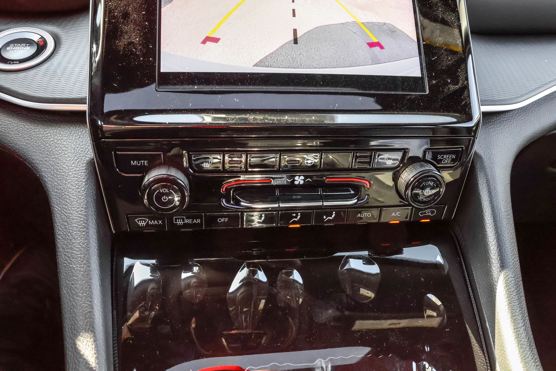 2025 JEEP GRAND CHEROKEE - Image 19