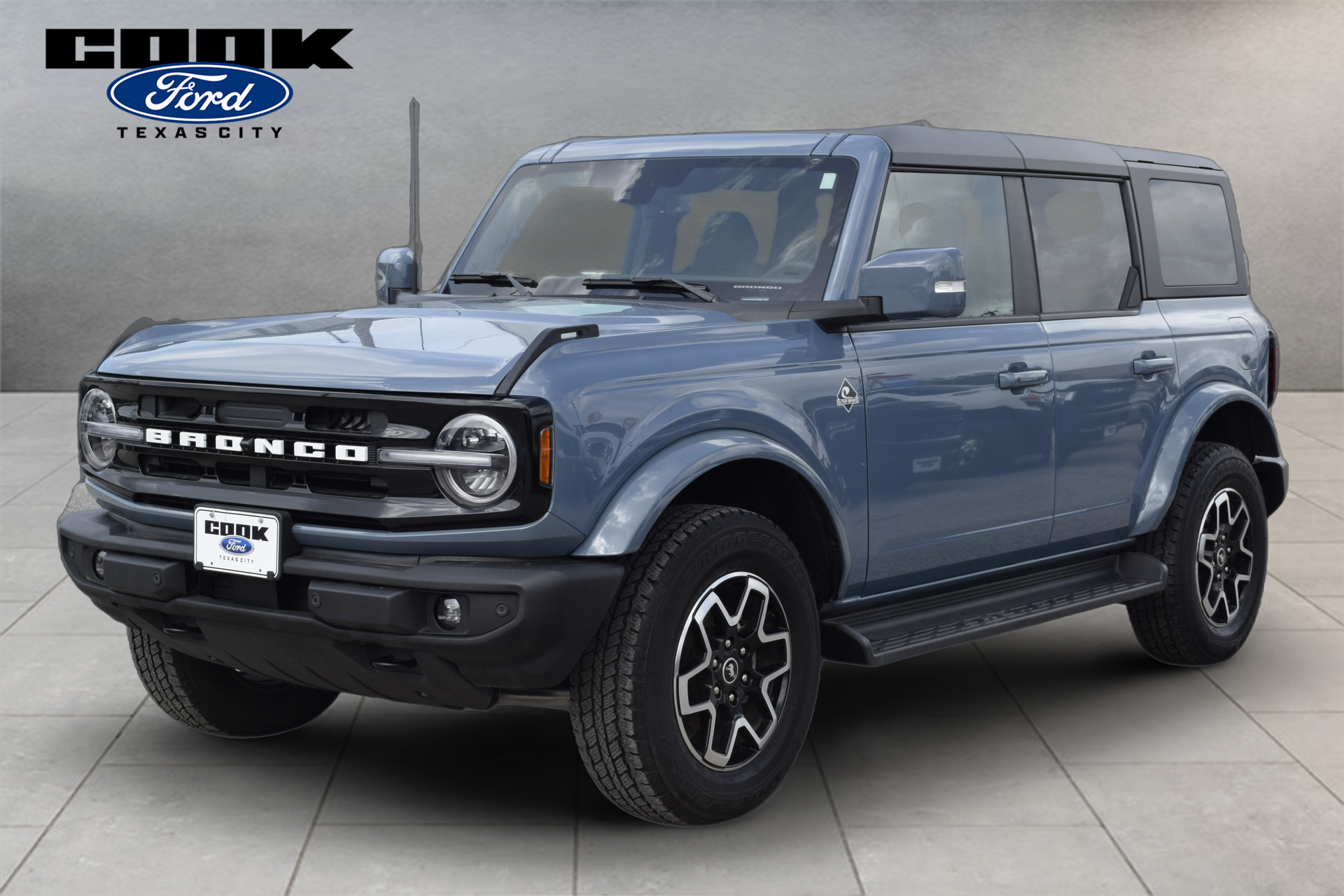2025 Ford Bronco Outer Banks - 0
