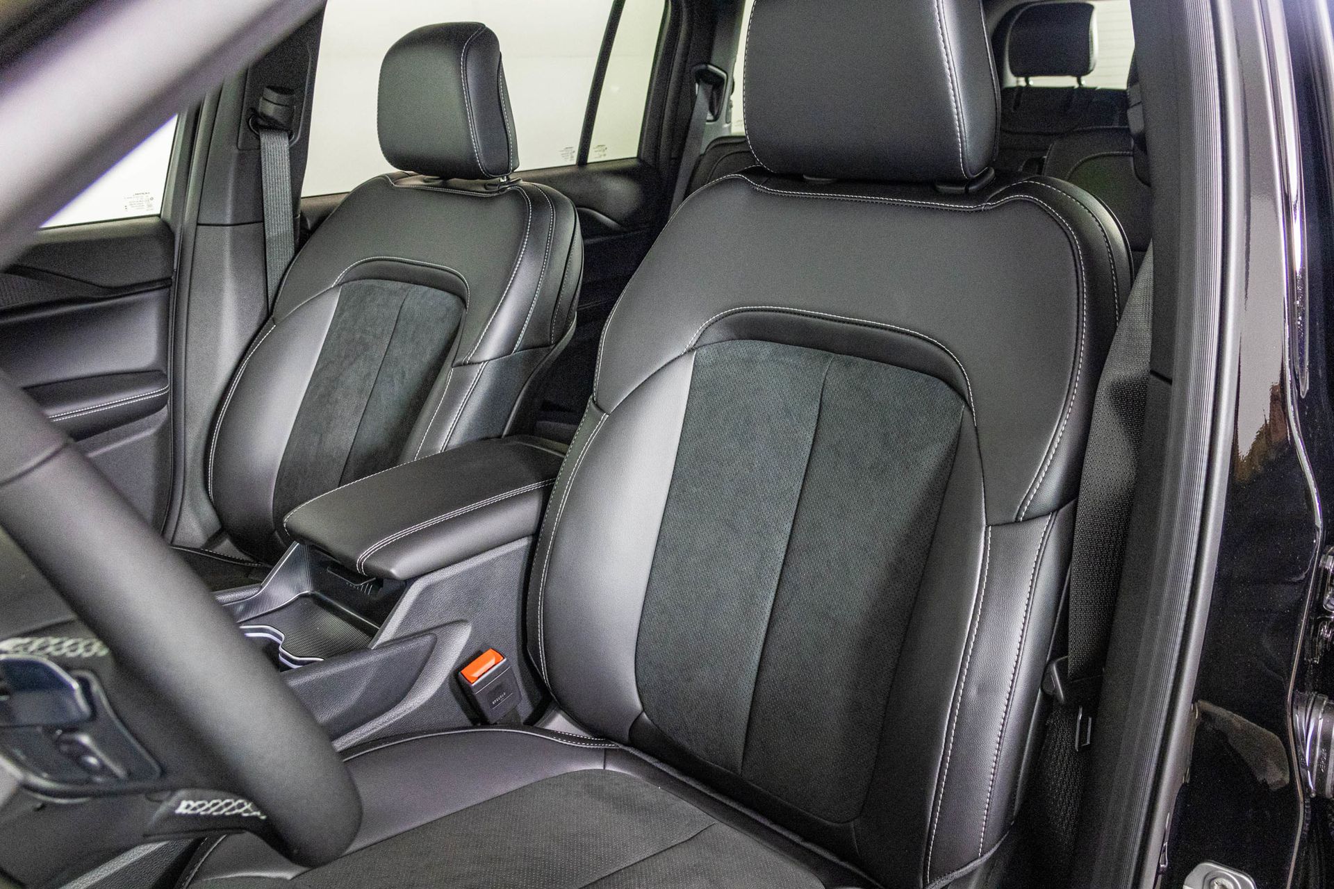 2025 JEEP GRAND CHEROKEE L - Image 17