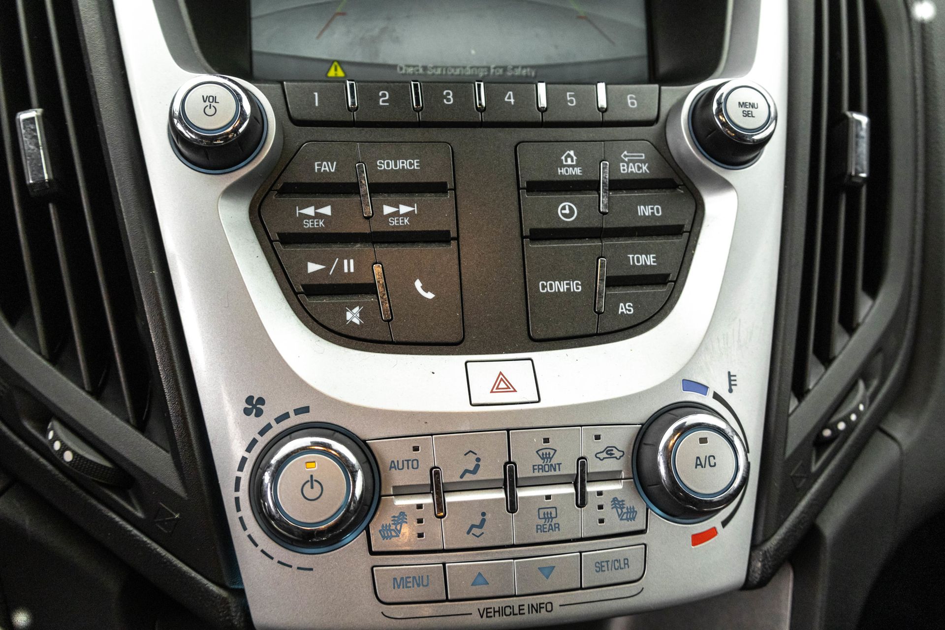 2017 CHEVROLET EQUINOX - Image 22