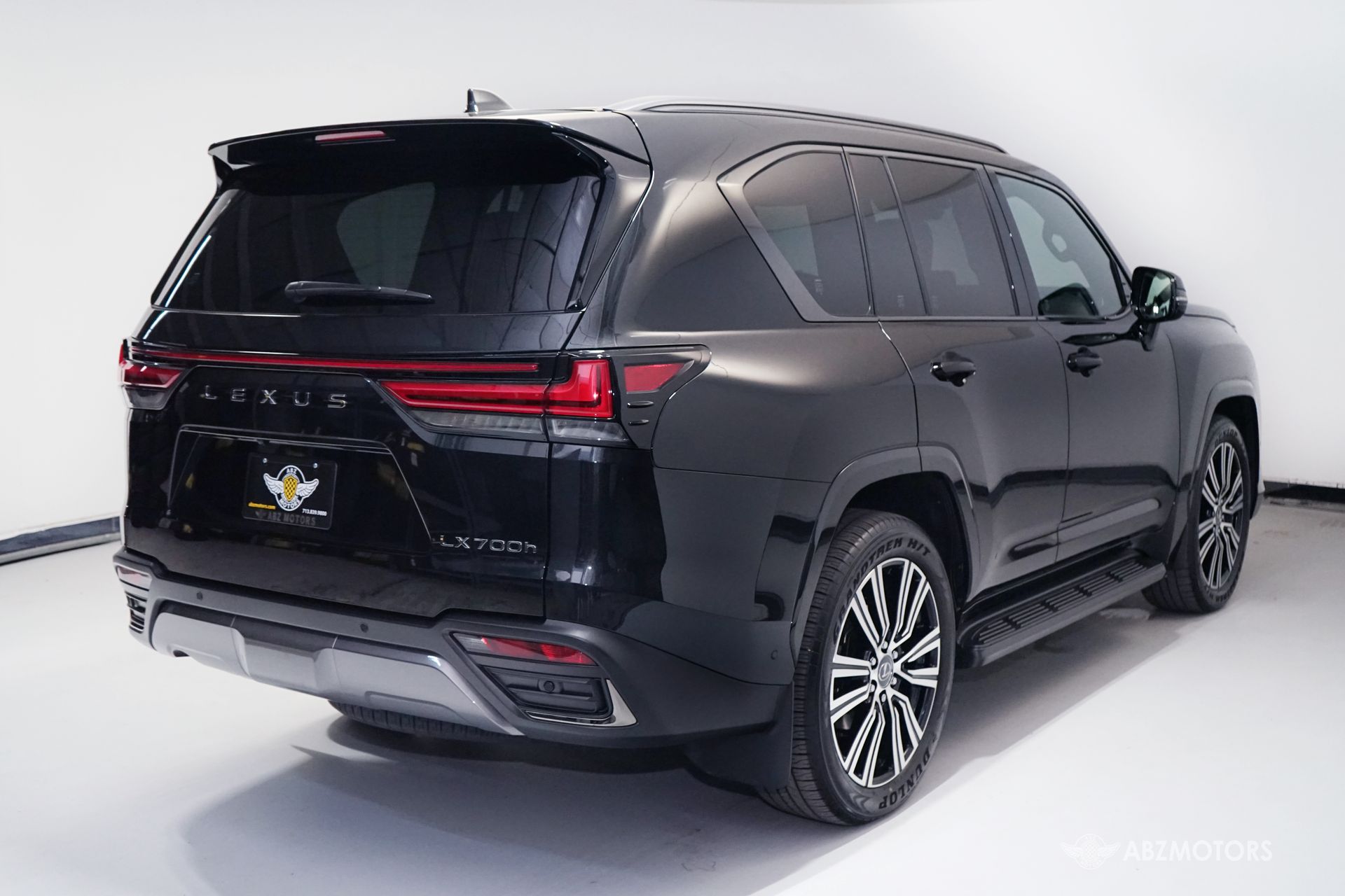 View vehicle photo 5