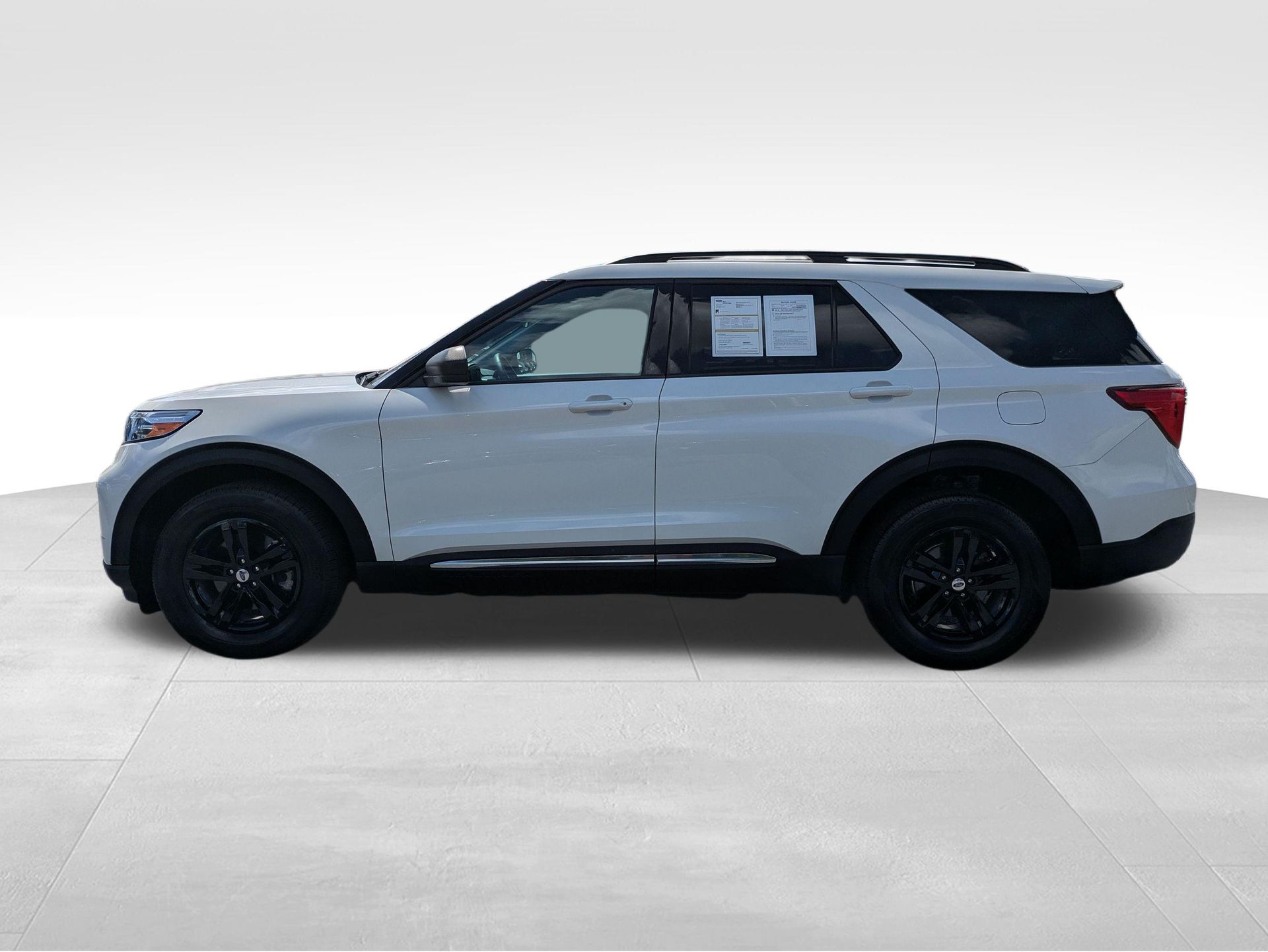 2023 Ford Explorer XLT White at Jones Ford