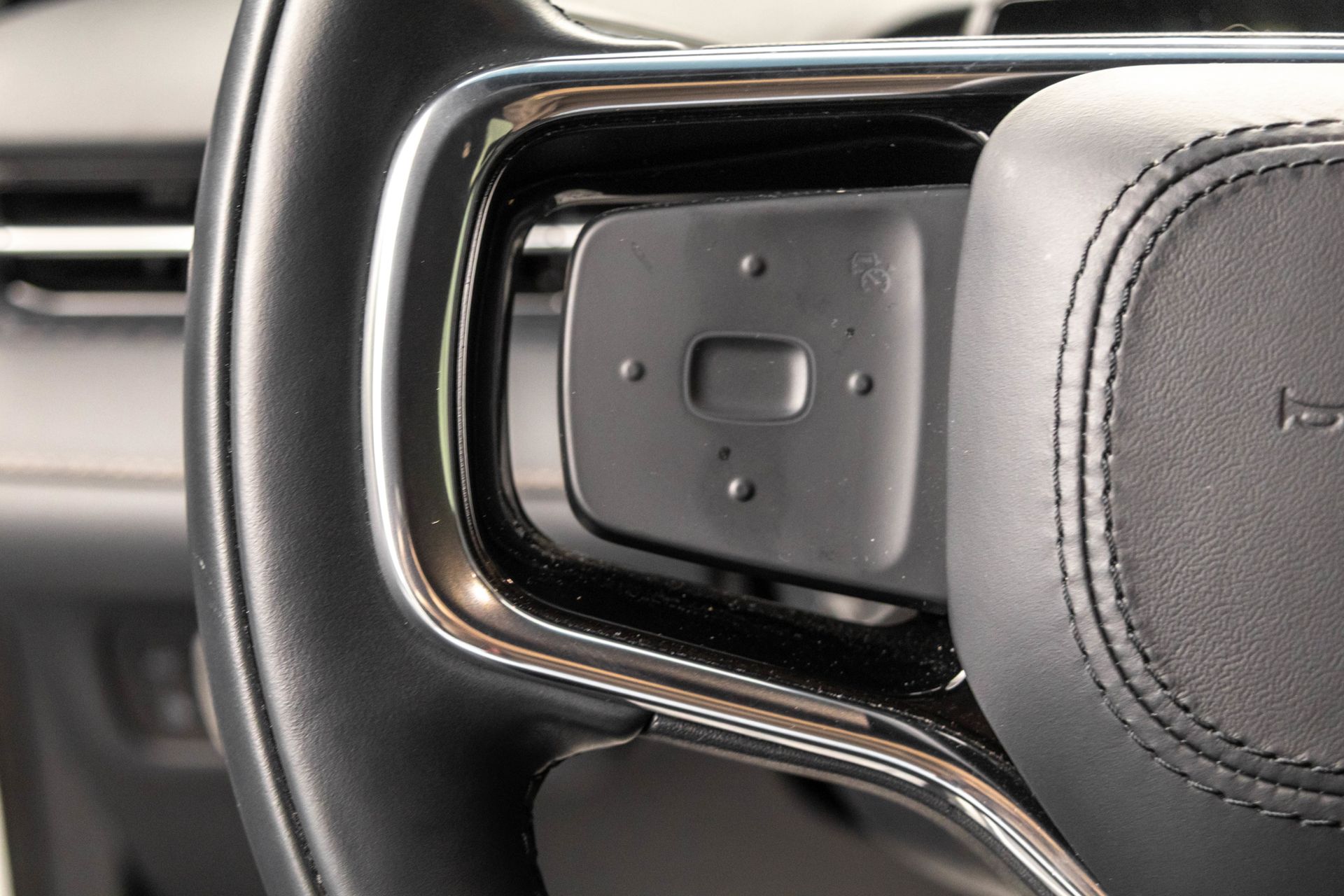 2024 LINCOLN NAUTILUS - Image 19