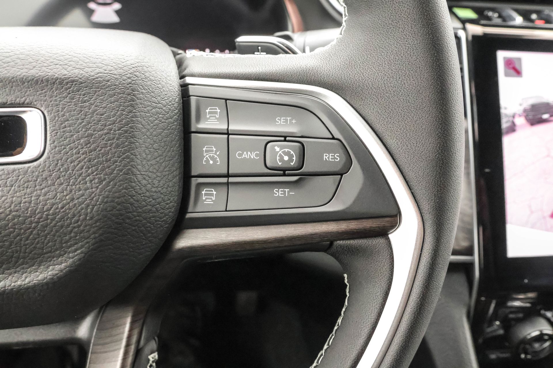 2025 JEEP GRAND CHEROKEE - Image 24