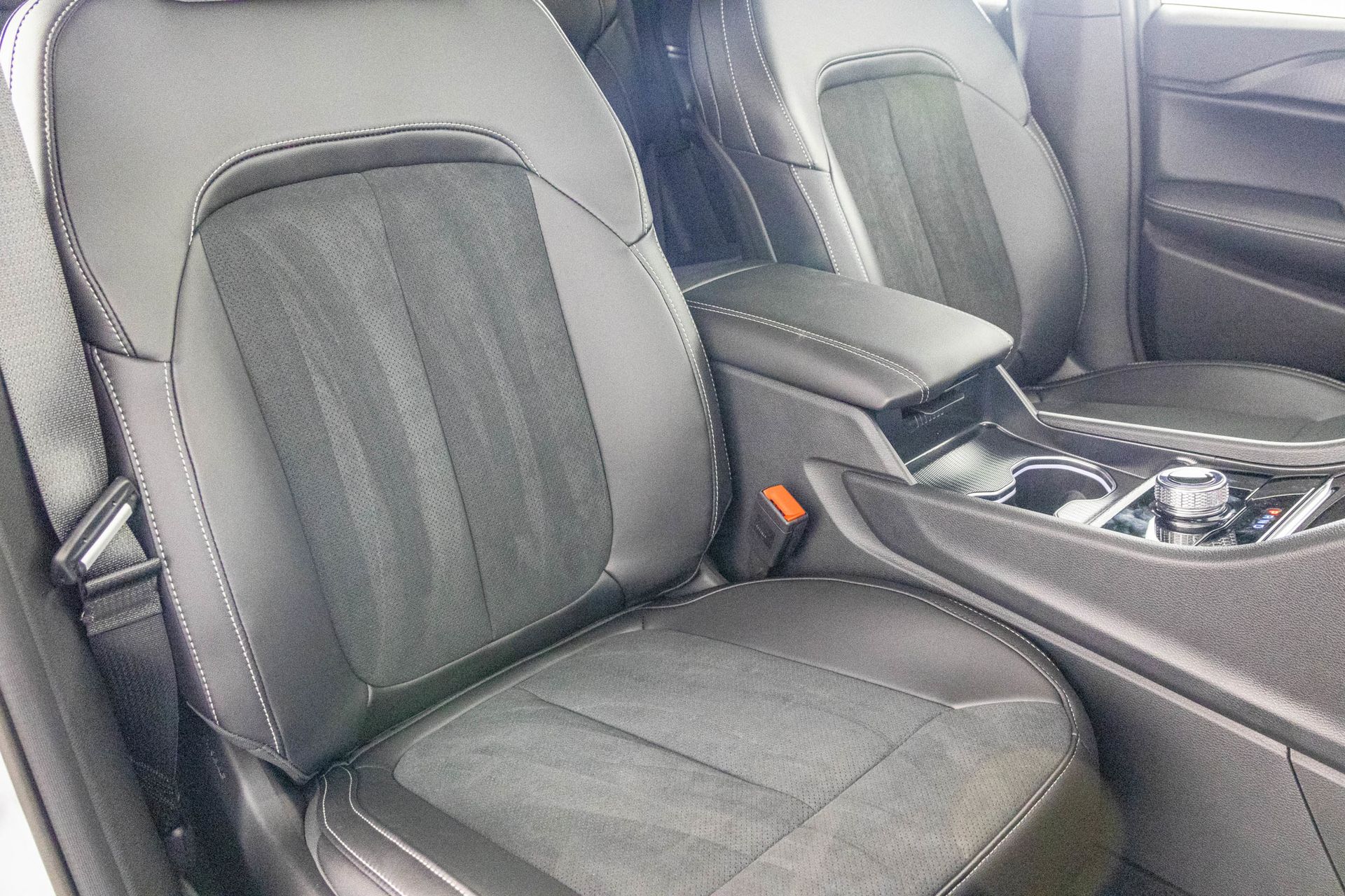 2025 JEEP GRAND CHEROKEE - Image 37