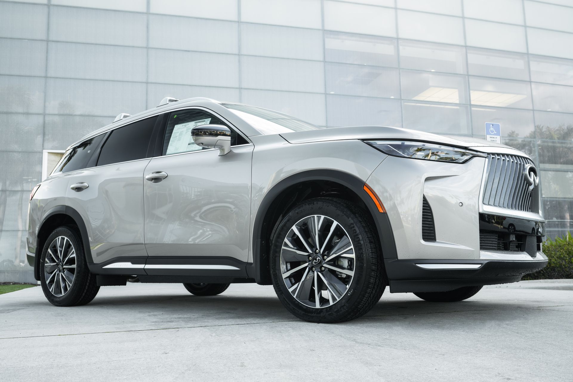 2026 INFINITI QX60 LUXE