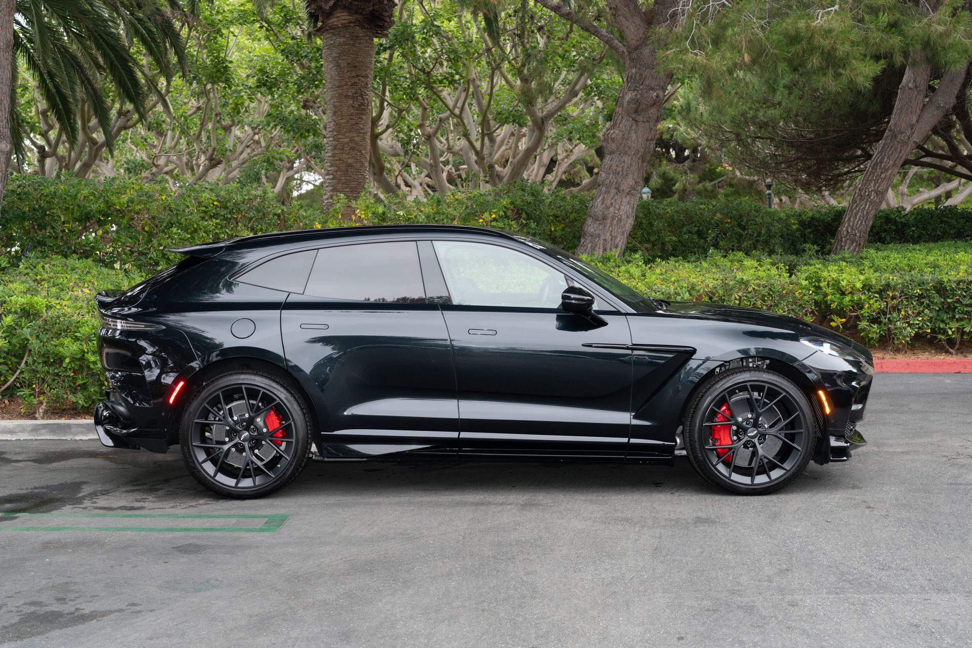 Aston Martin 2025 DBX 707