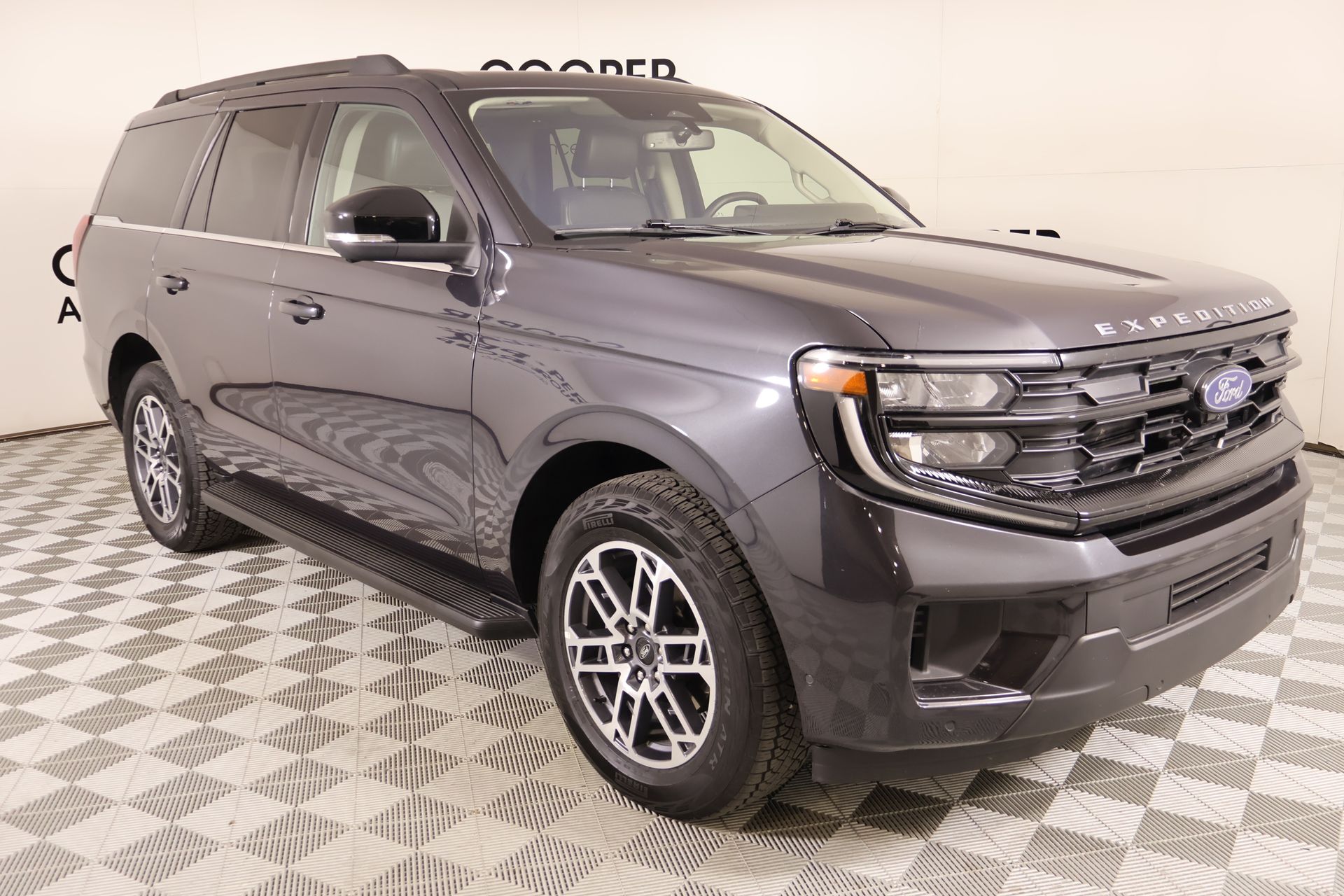 2025 Ford Expedition Active 4WD