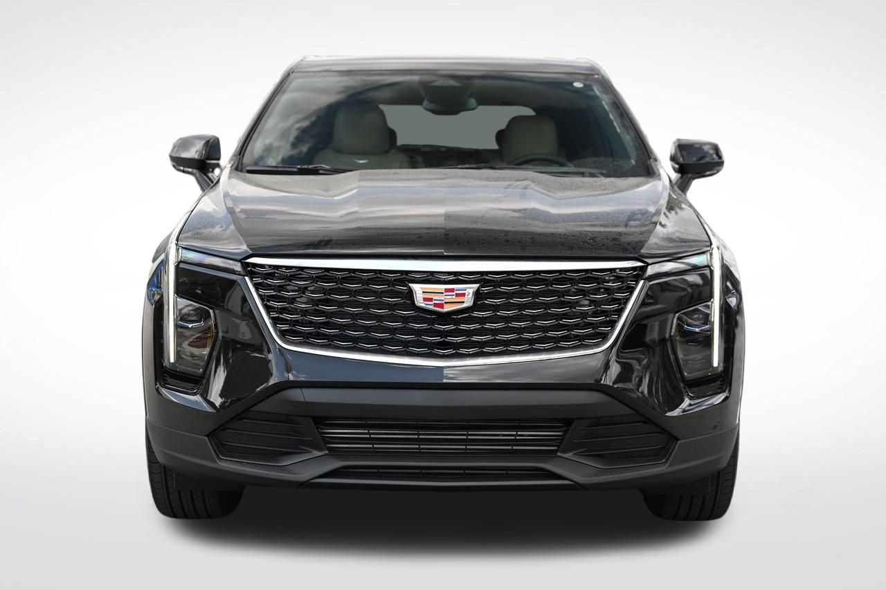 2024 Cadillac XT4 Luxury 8