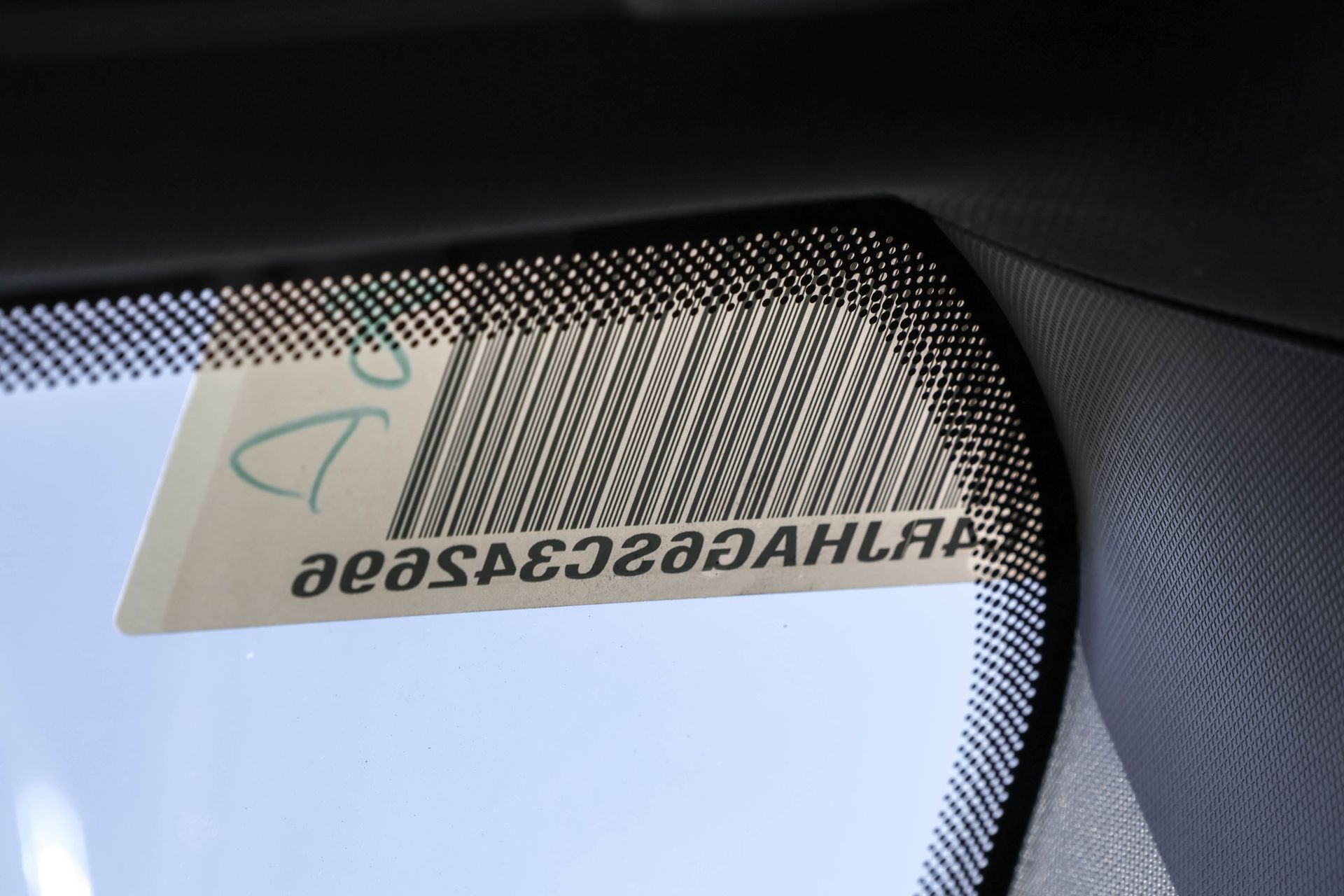 2025 JEEP GRAND CHEROKEE - Image 30