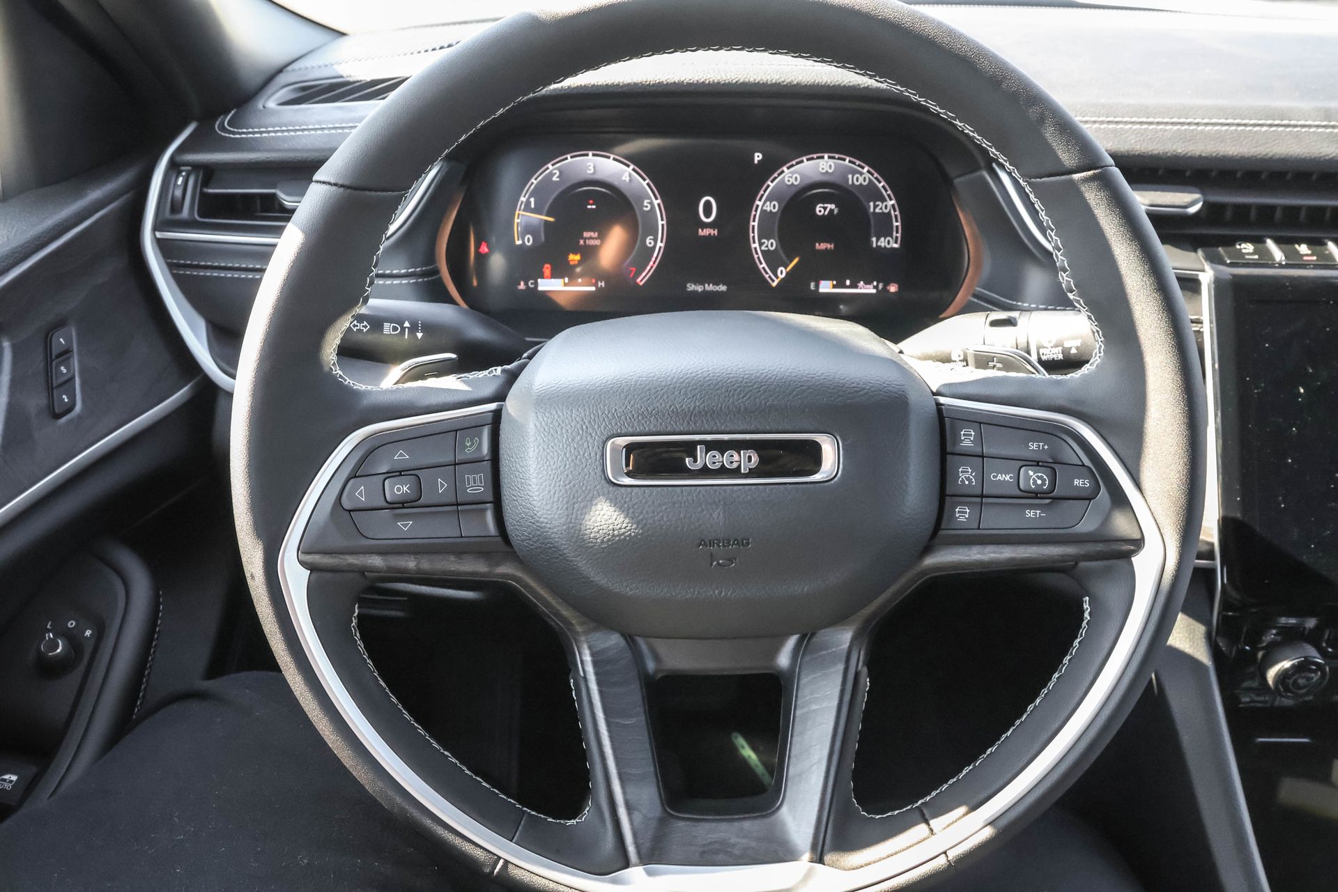 2025 JEEP GRAND CHEROKEE - Image 26