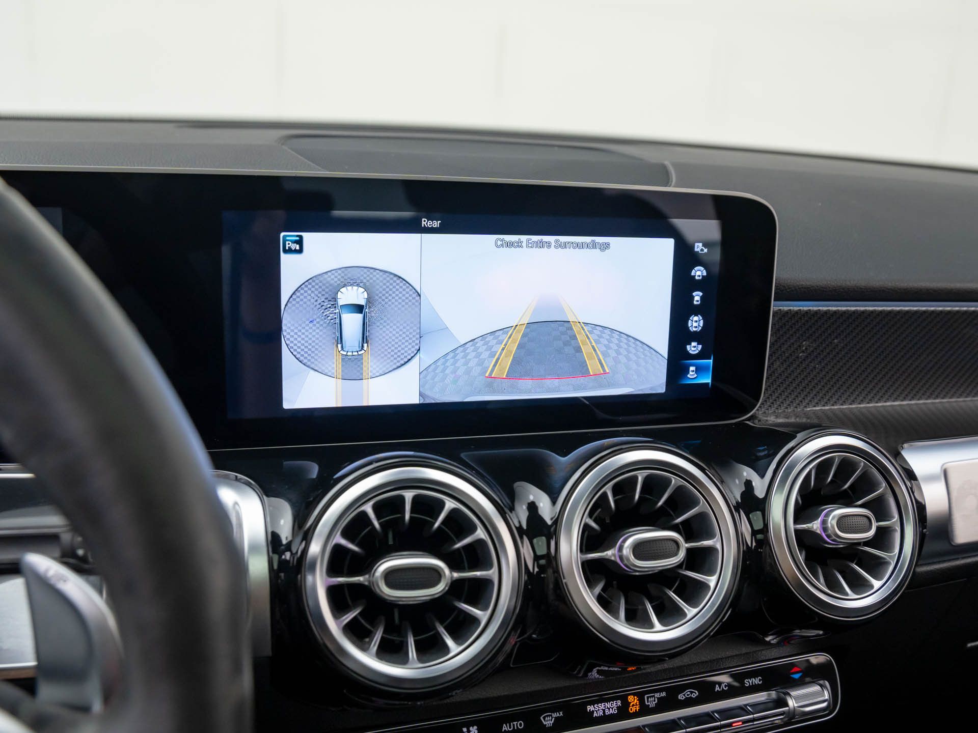 2021 Mercedes-Benz GLB GLB 35 AMG photo