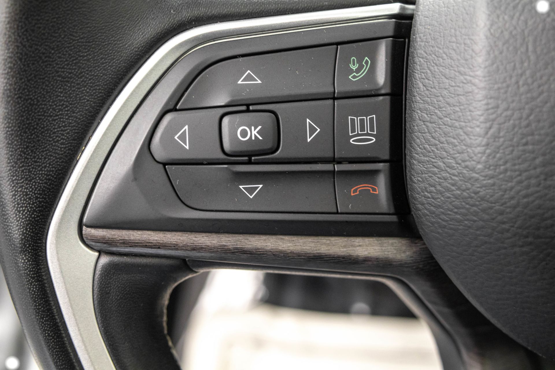 2022 JEEP GRAND CHEROKEE - Image 20