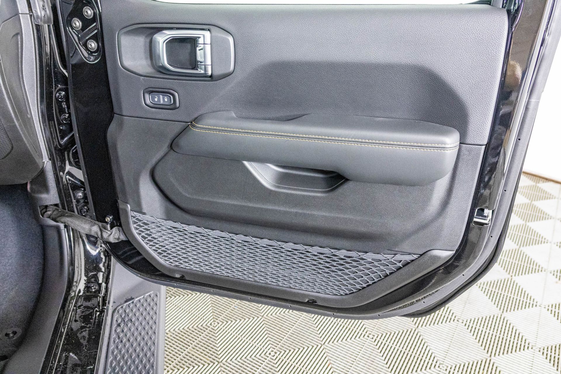 2025 JEEP GLADIATOR - Image 34