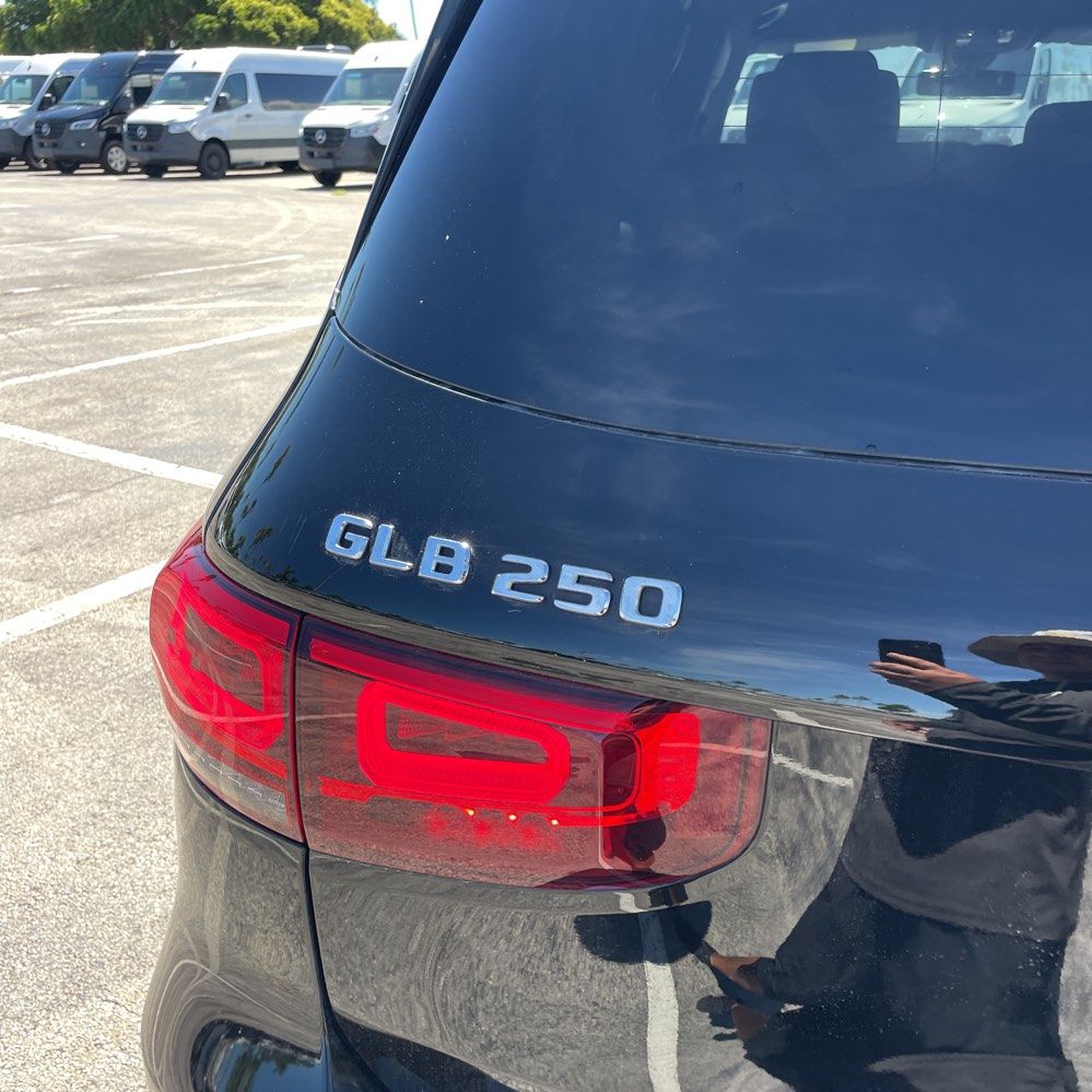 2021 Mercedes-Benz GLB GLB 250 23