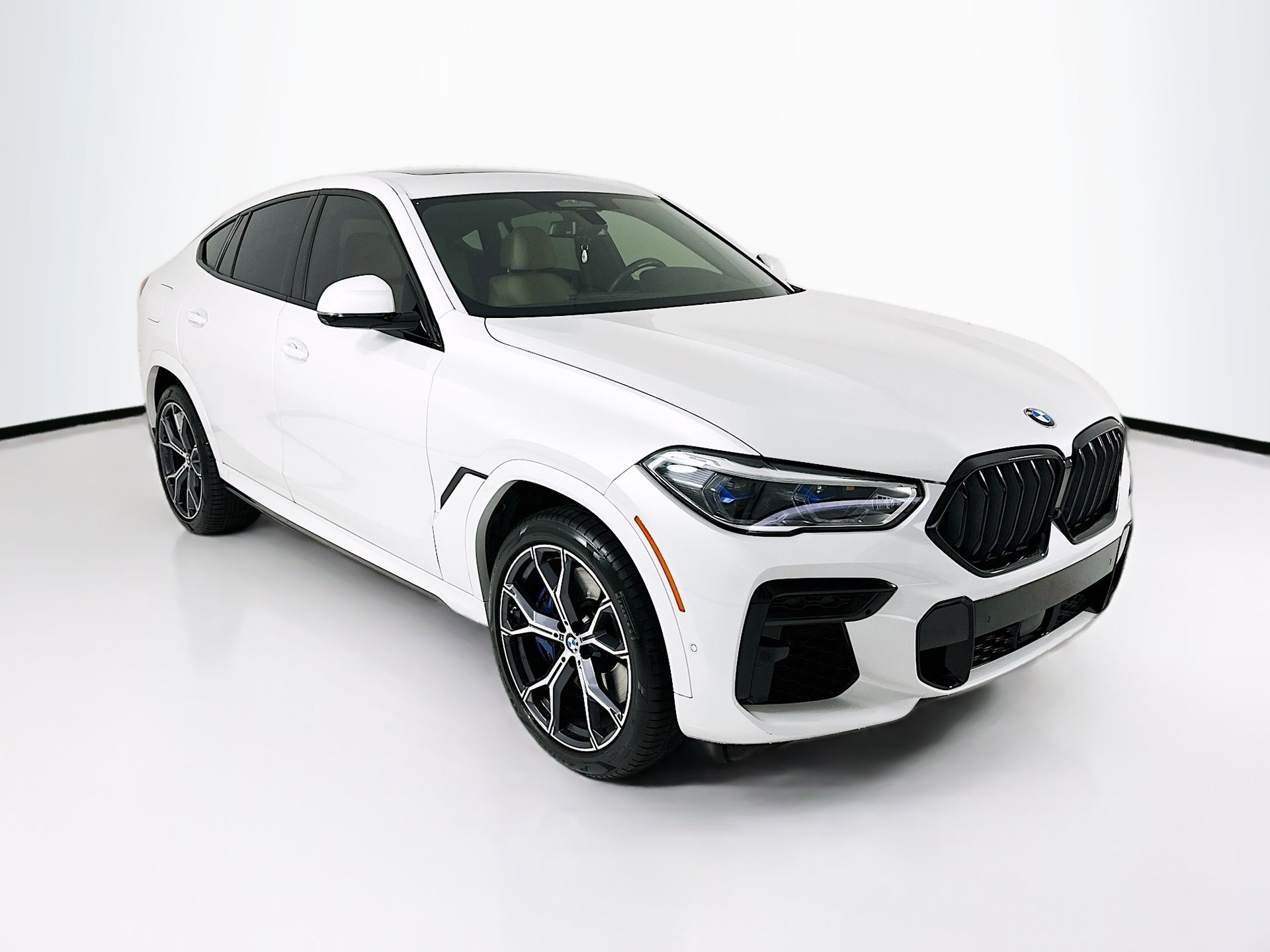 2022 BMW X6 M50i AWD