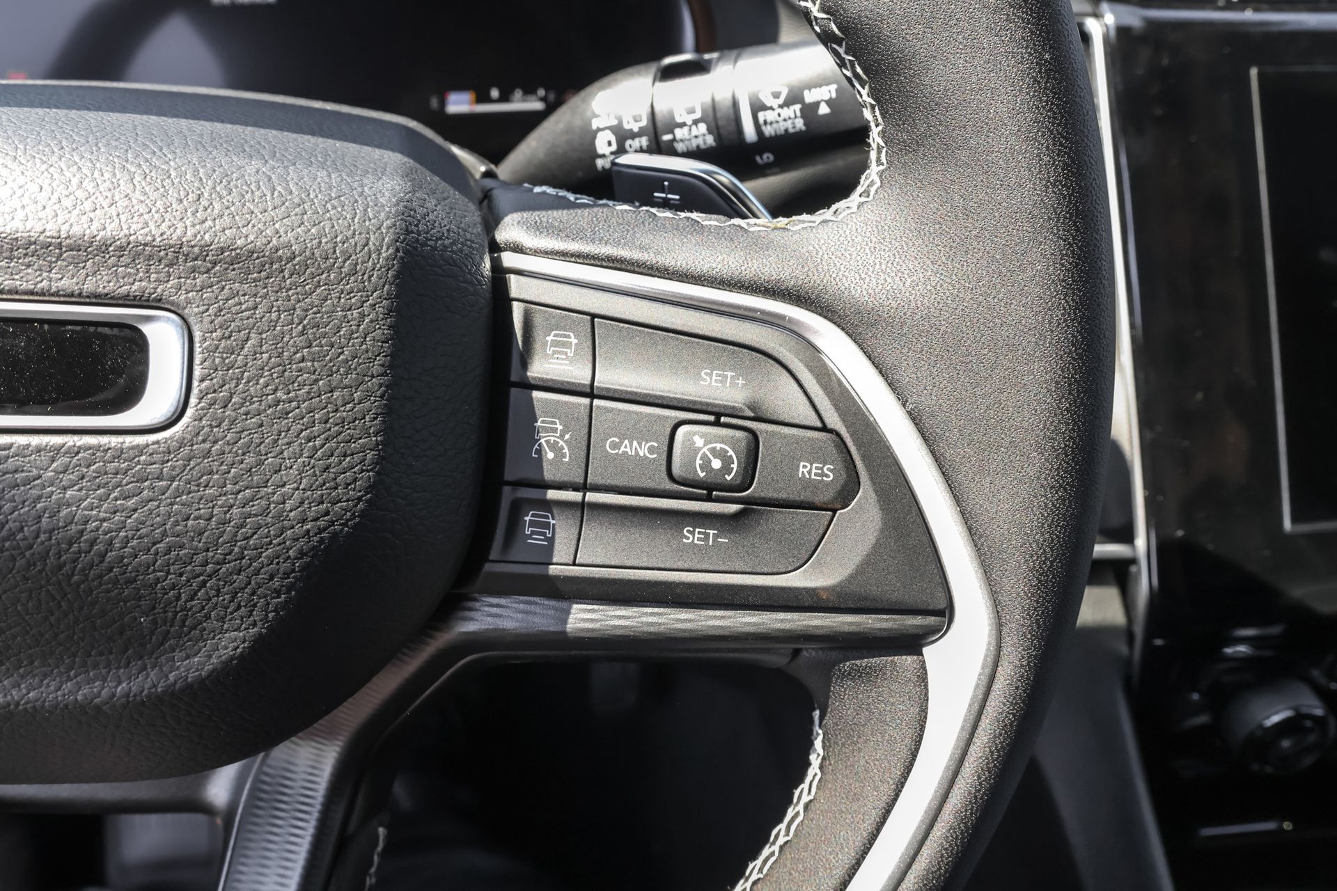 2025 JEEP GRAND CHEROKEE L - Image 26