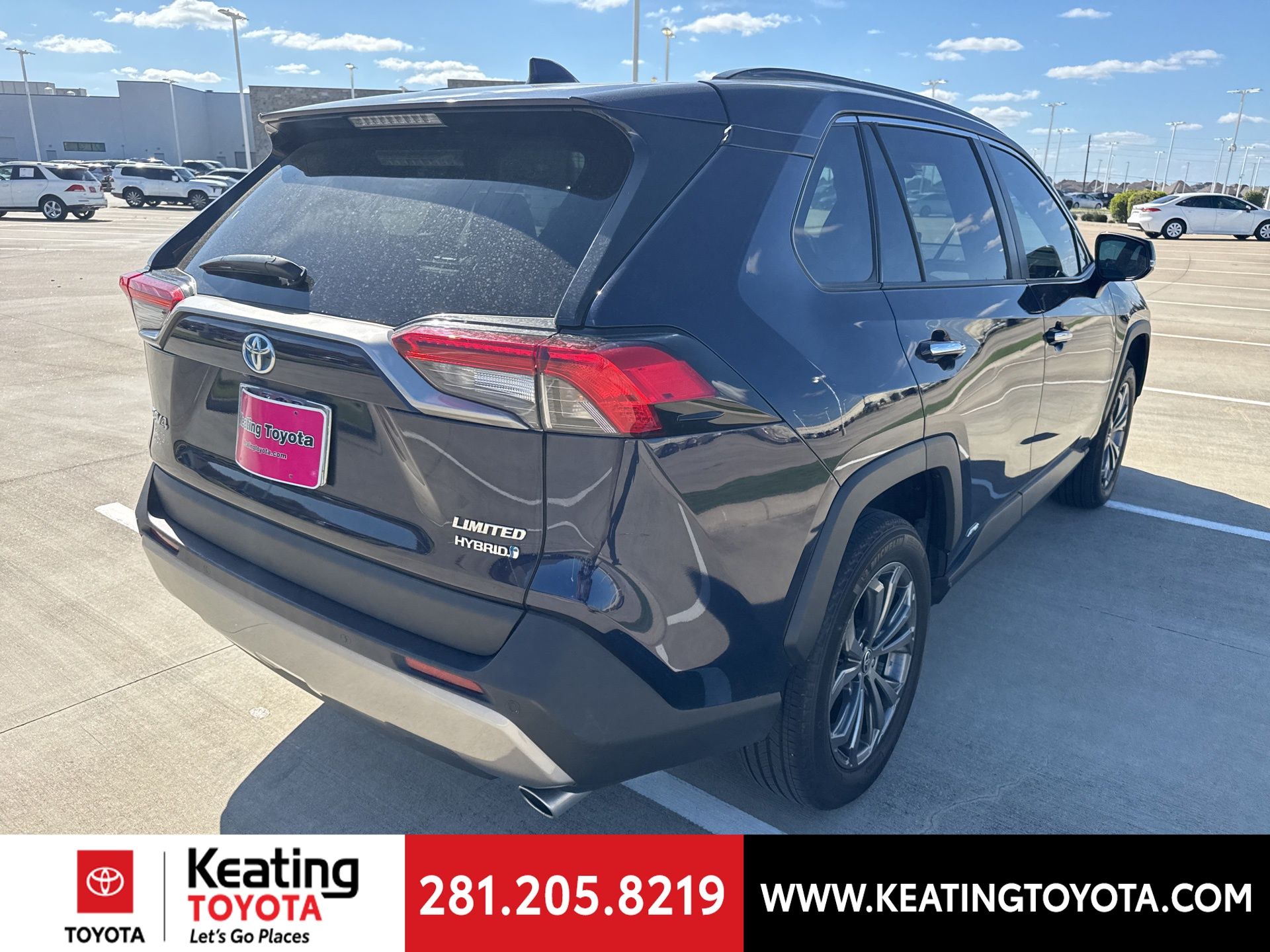 View vehicle photo 7