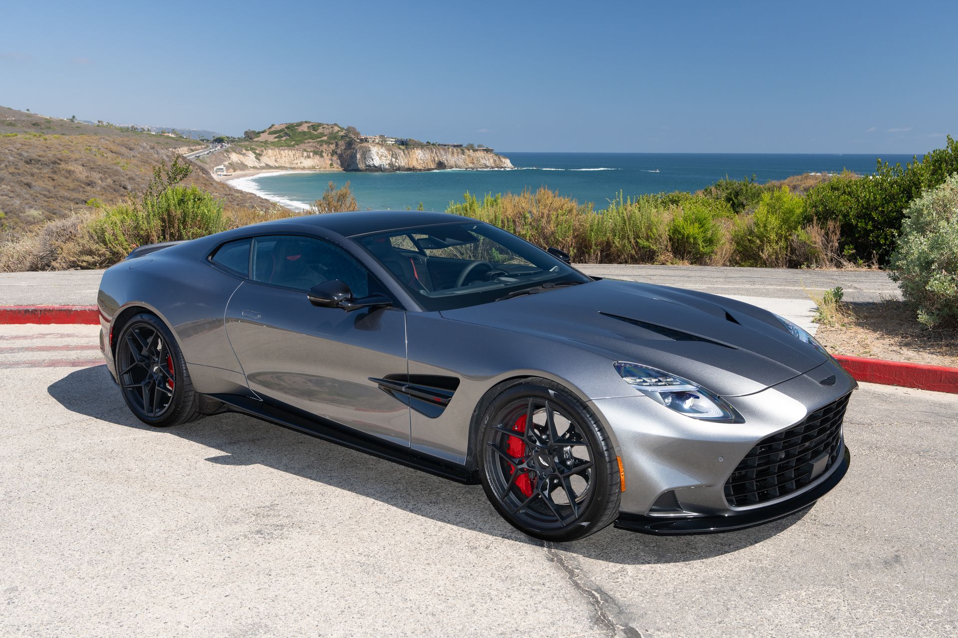 2026 Aston Martin Vanquish Coupe's photo
