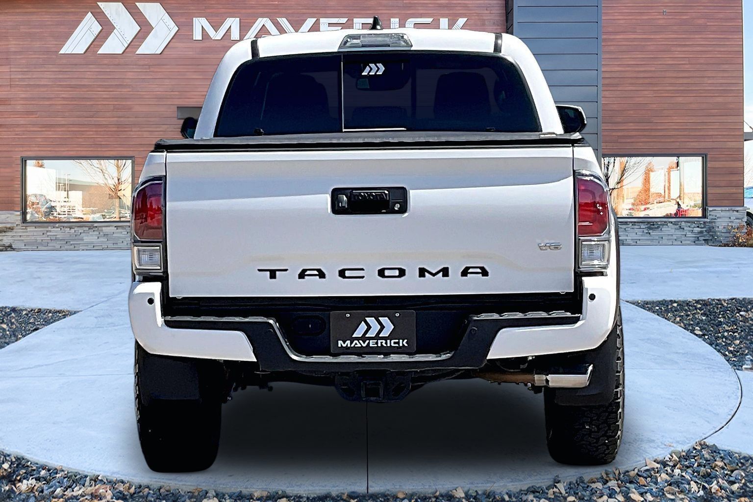 View vehicle photo 6