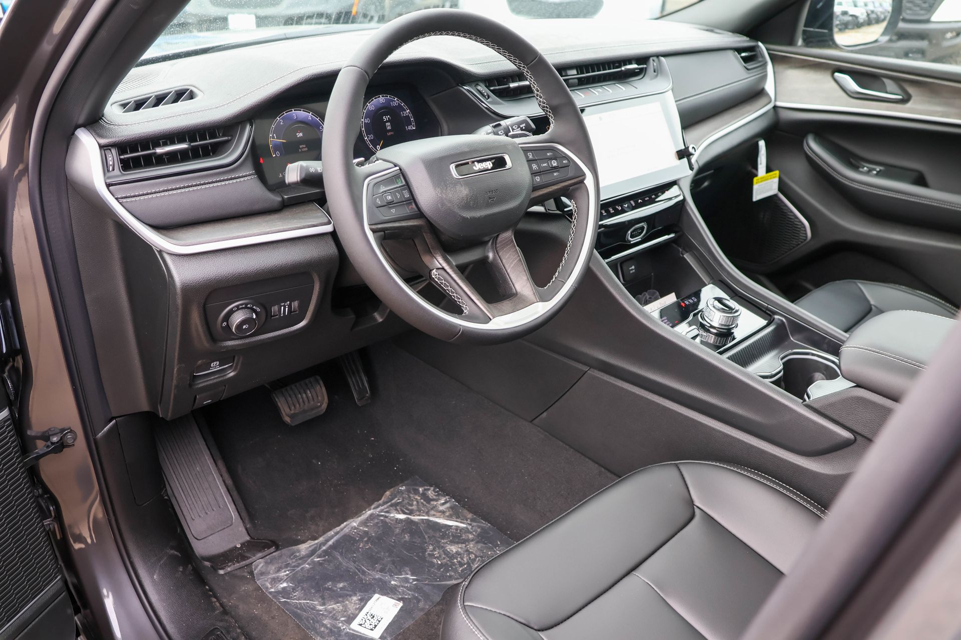 2026 JEEP GRAND CHEROKEE L - Image 4