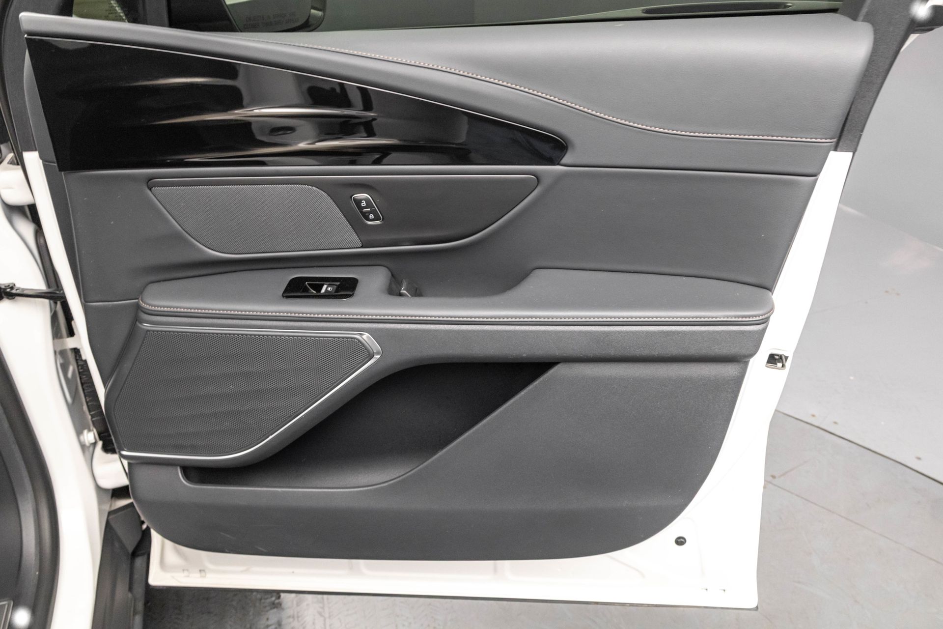 2024 LINCOLN NAUTILUS - Image 42