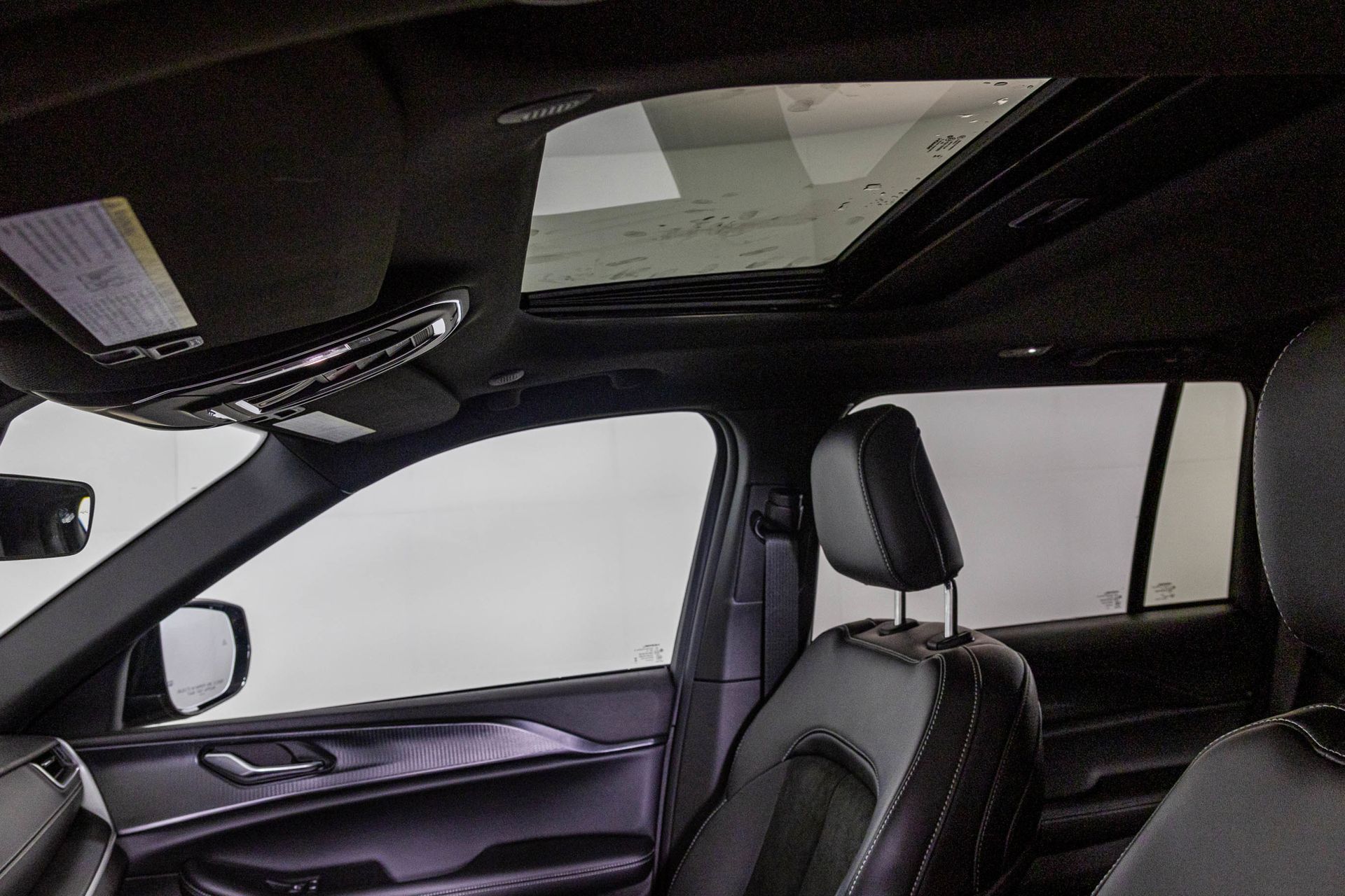 2025 JEEP GRAND CHEROKEE - Image 24