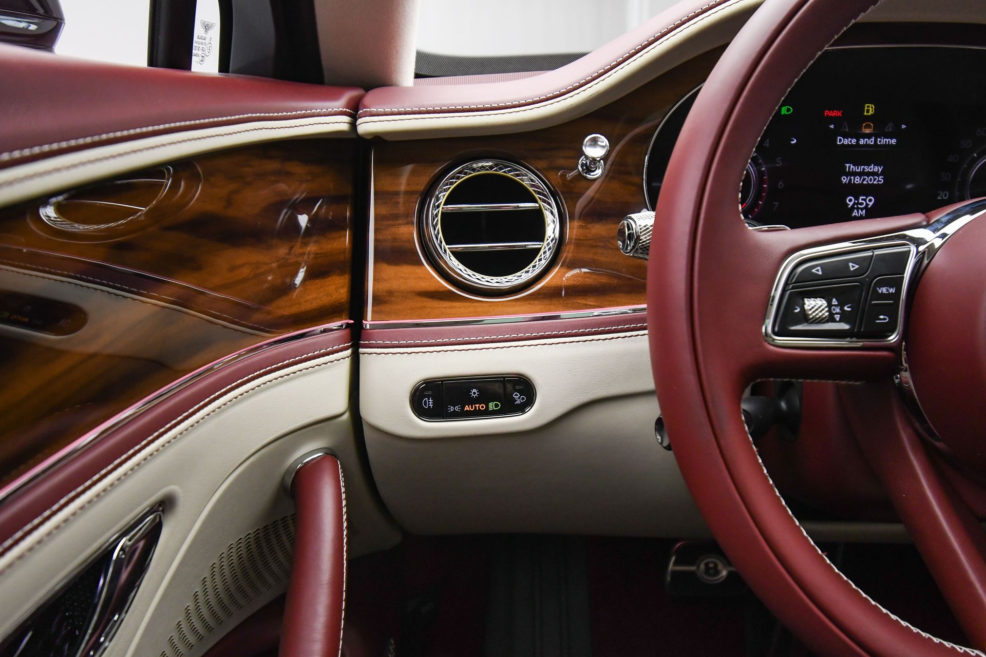 2026 Bentley Flying Spur - Photo 32