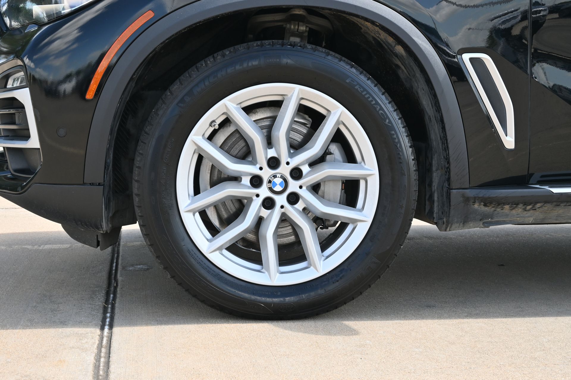 2020 BMW X5 sDrive40i Black at Ultimate Motorsports