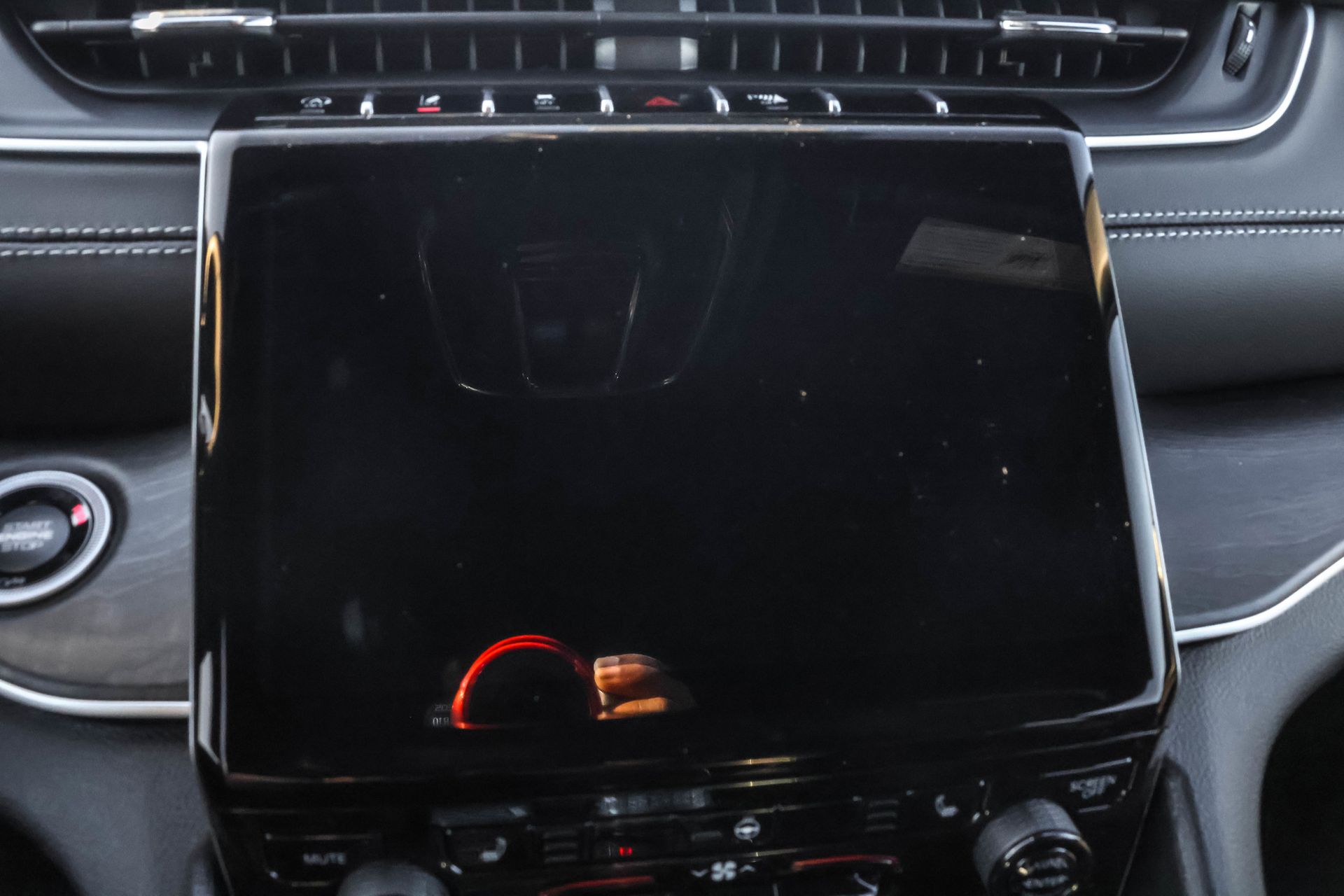 2025 JEEP GRAND CHEROKEE L - Image 19