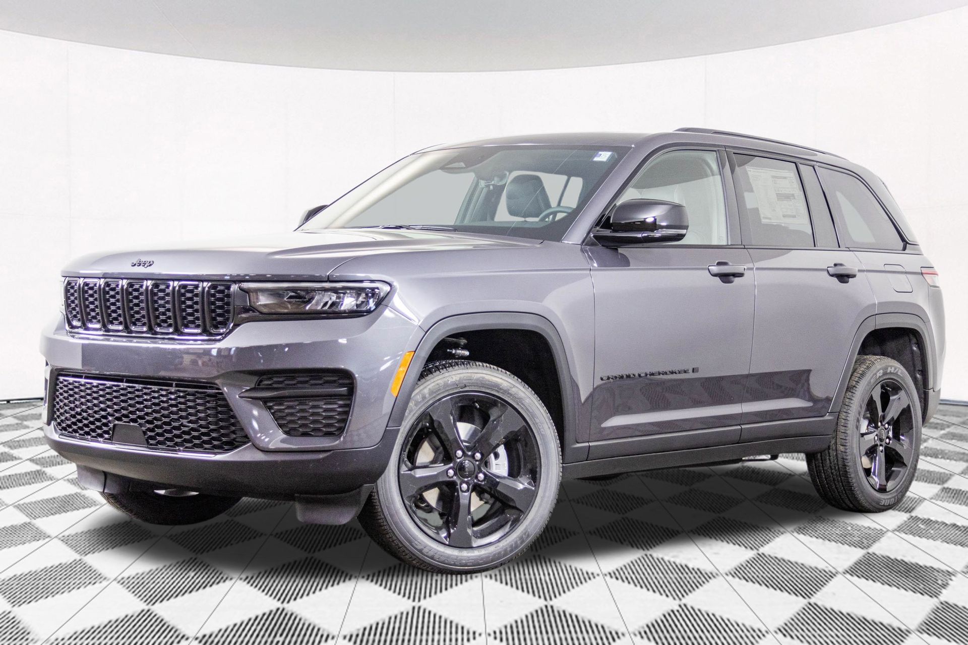 2025 JEEP GRAND CHEROKEE - Image 2