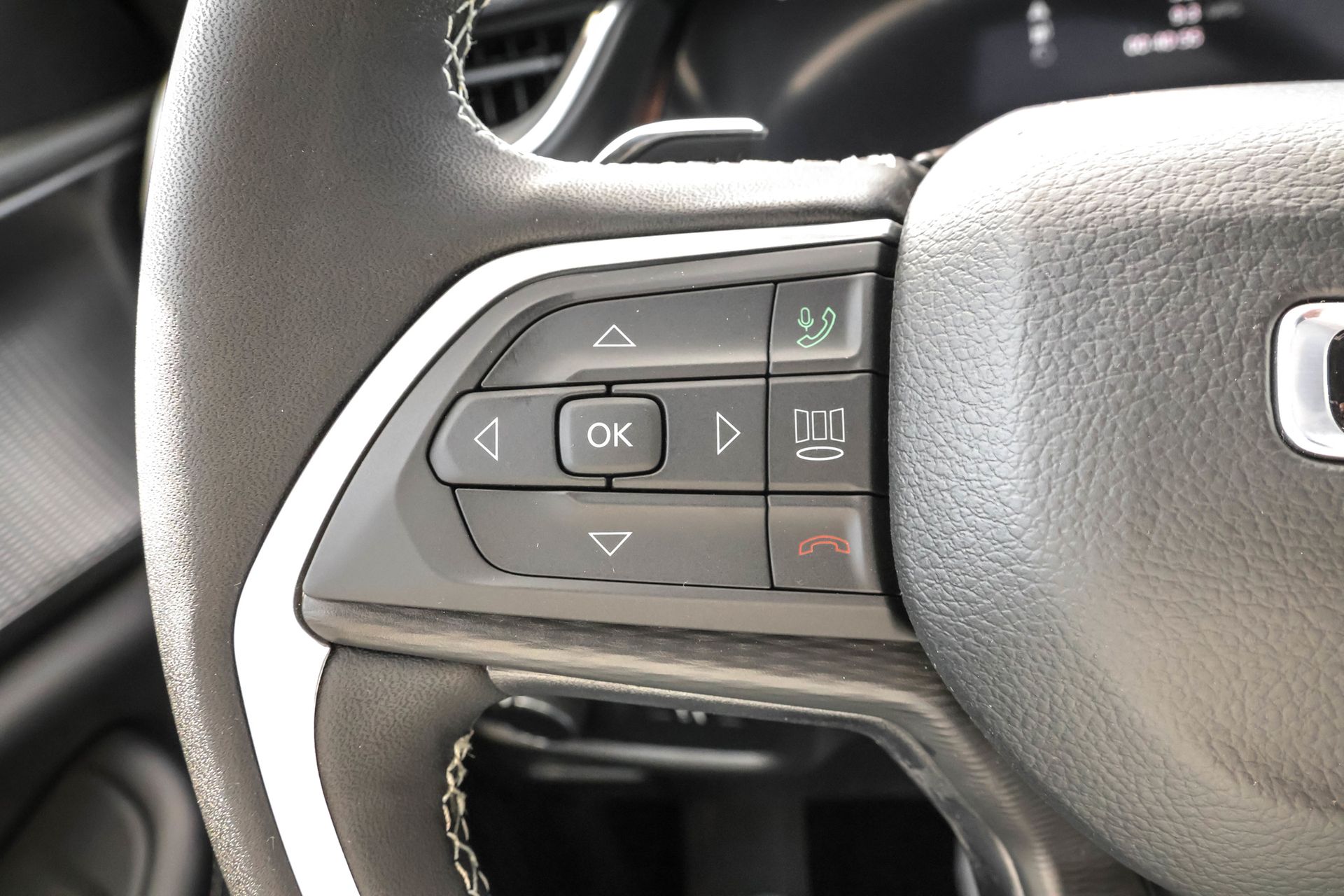 2025 JEEP GRAND CHEROKEE - Image 24