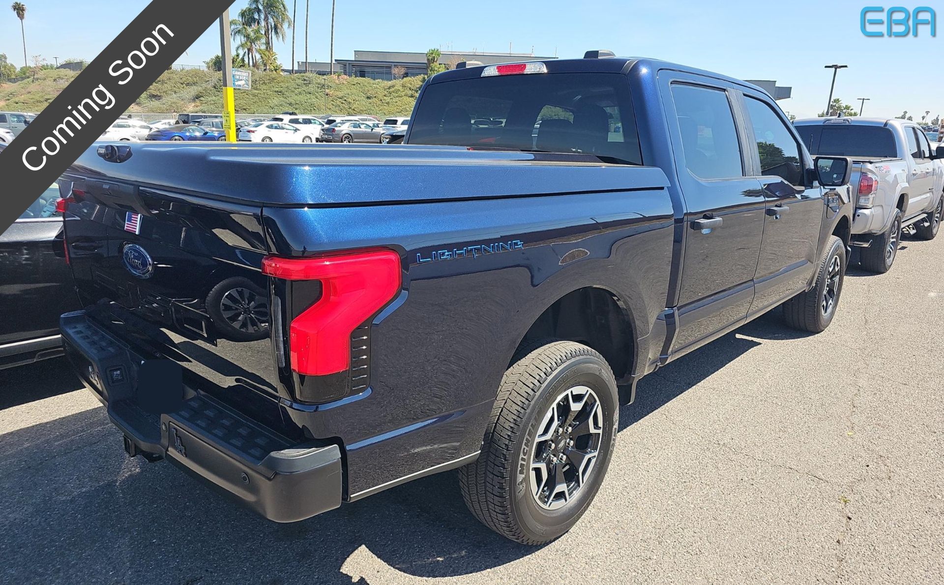 View vehicle photo 6