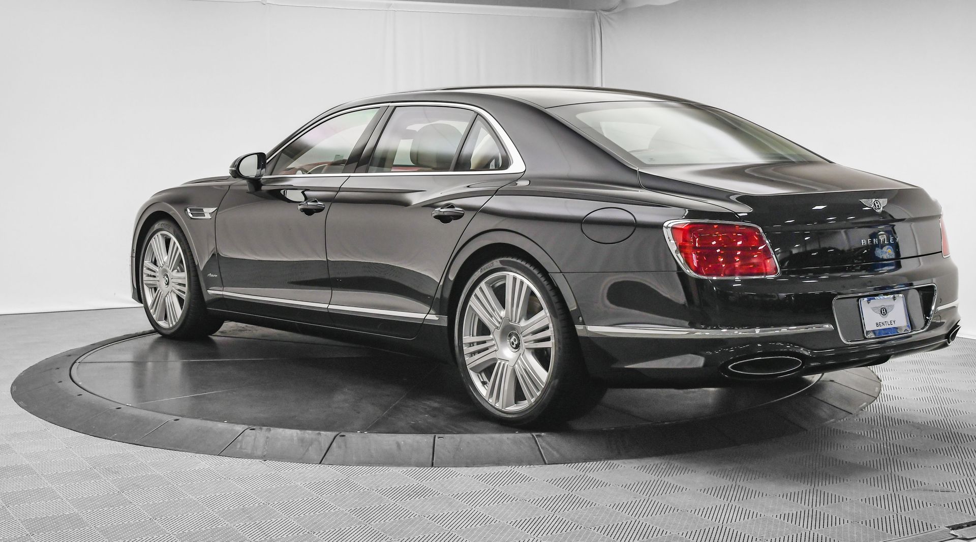 2026 Bentley Flying Spur - Photo 3