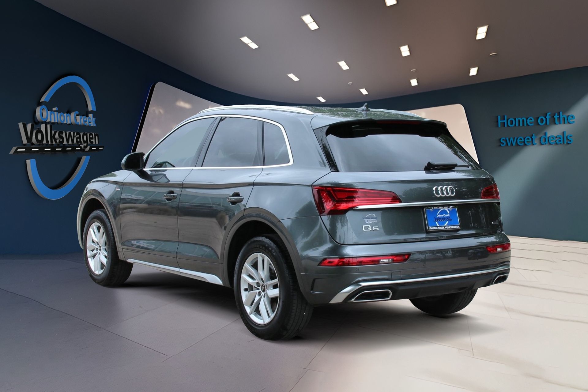 View vehicle photo 6
