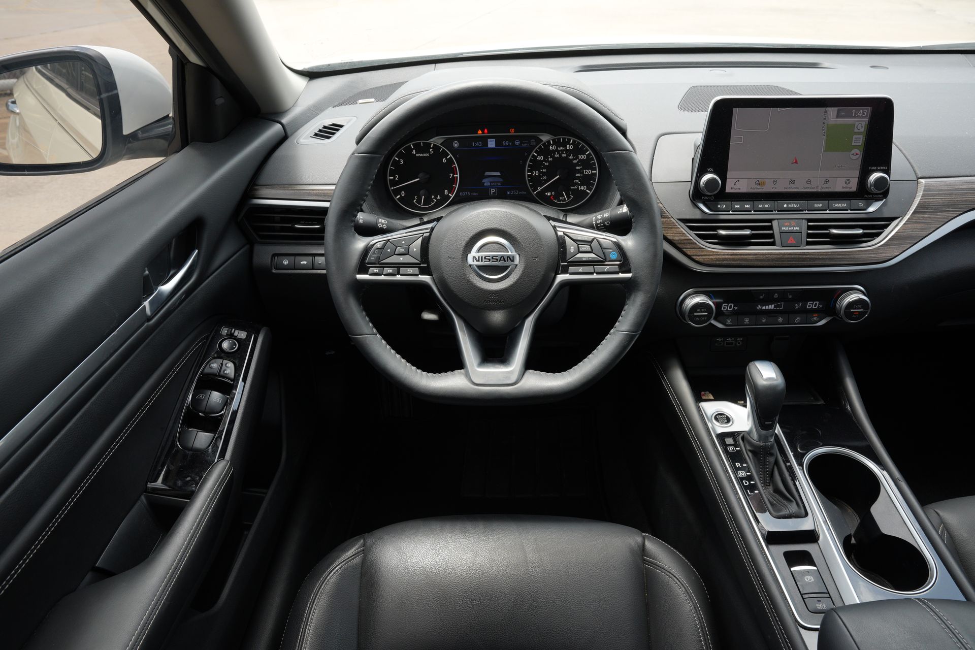 2022 Nissan Altima 2.5 SL White at Bayshore Chrysler Jeep Dodge Ram