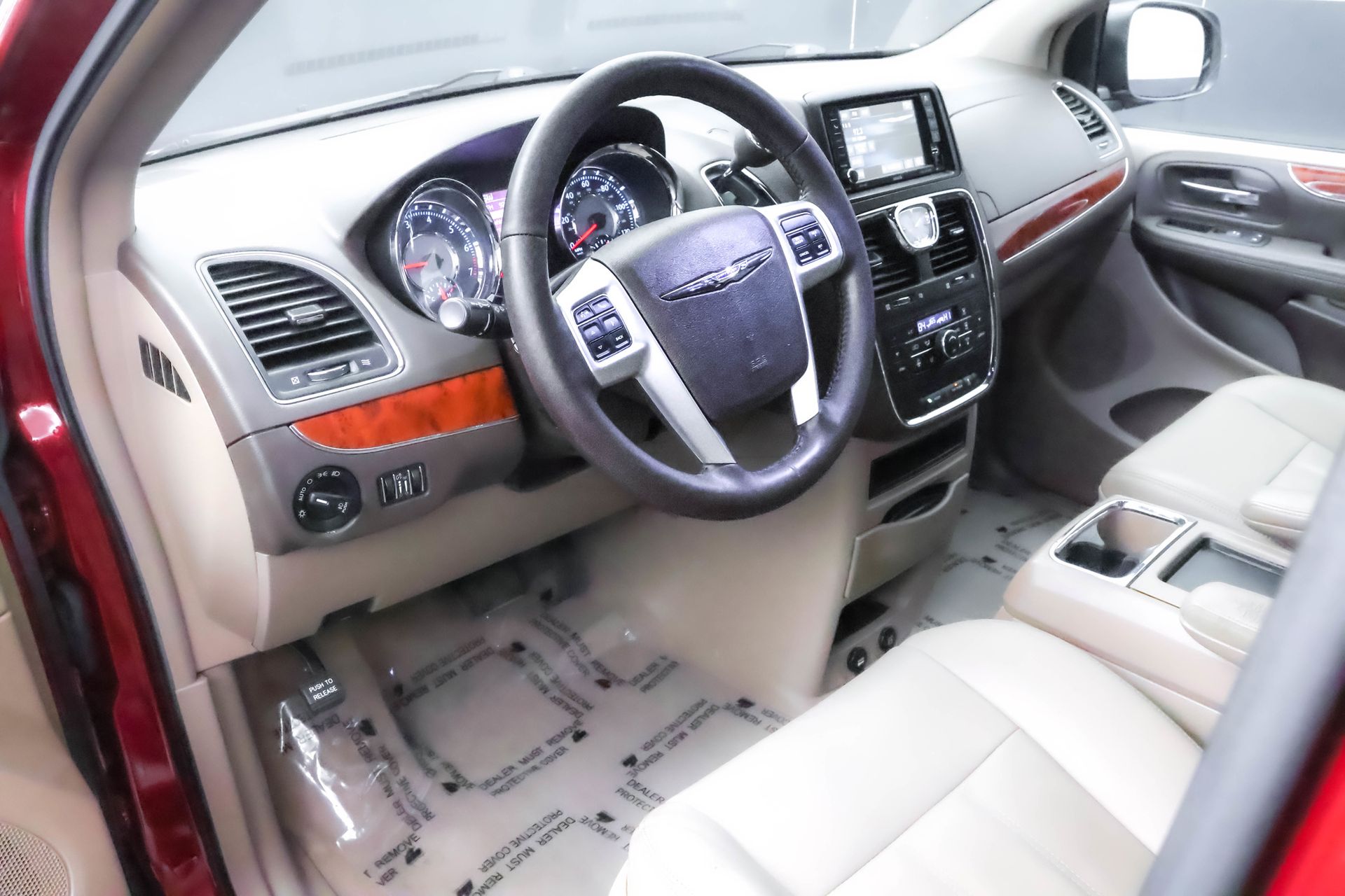 2016 CHRYSLER TOWN AND COUNTRY - Image 4