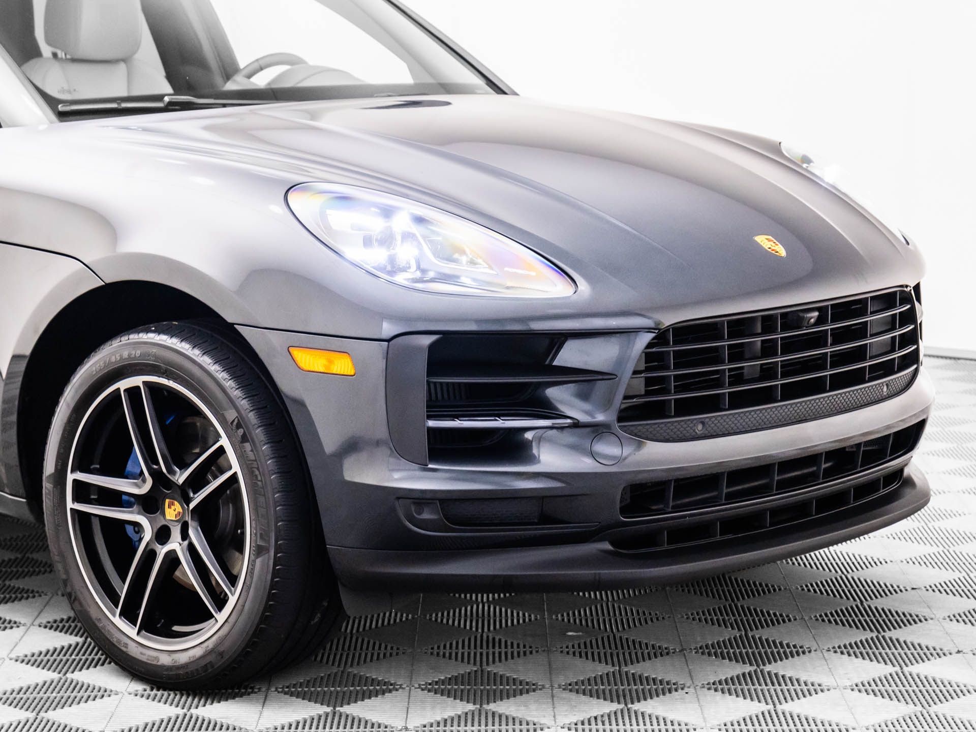 2021 Porsche Macan S photo